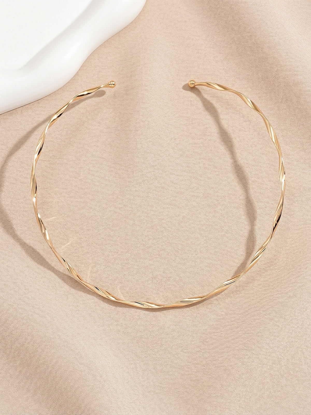 Twisted Minimalist Choker Necklace