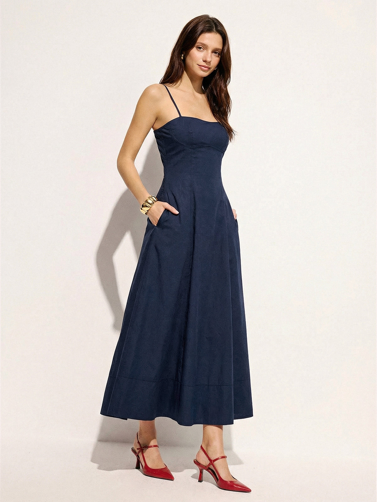 Maxikleid aus Baumwollmischung mit Taschen und ausgestelltem Rockteil
