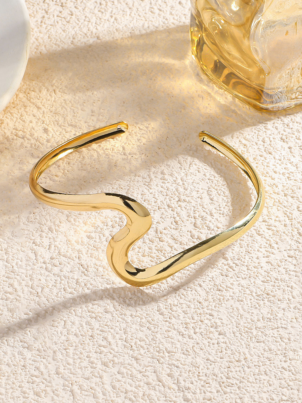Irregular Wavy Upper Arm Cuff