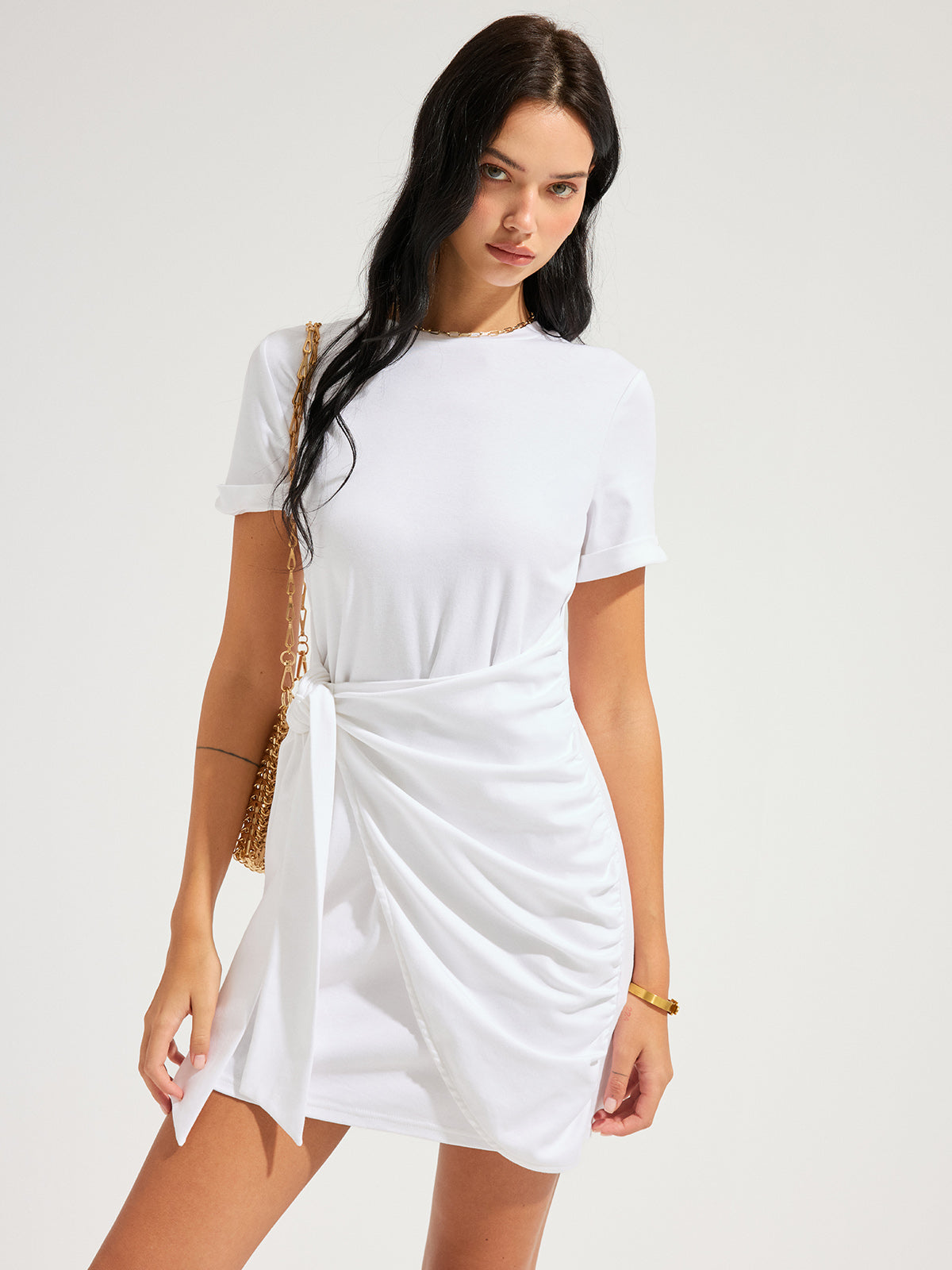 Kurzes Wickel-Minikleid mit Knoten