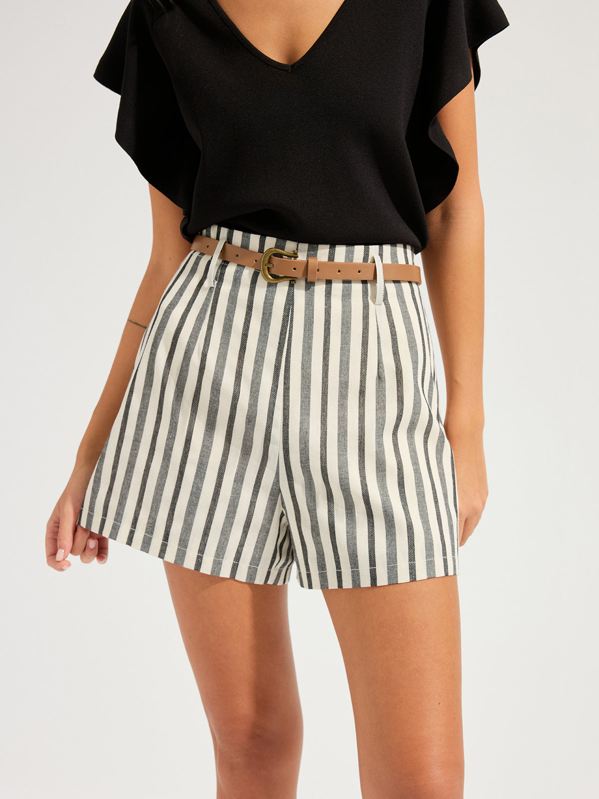 Short rayé en coton et lin avec ceinture