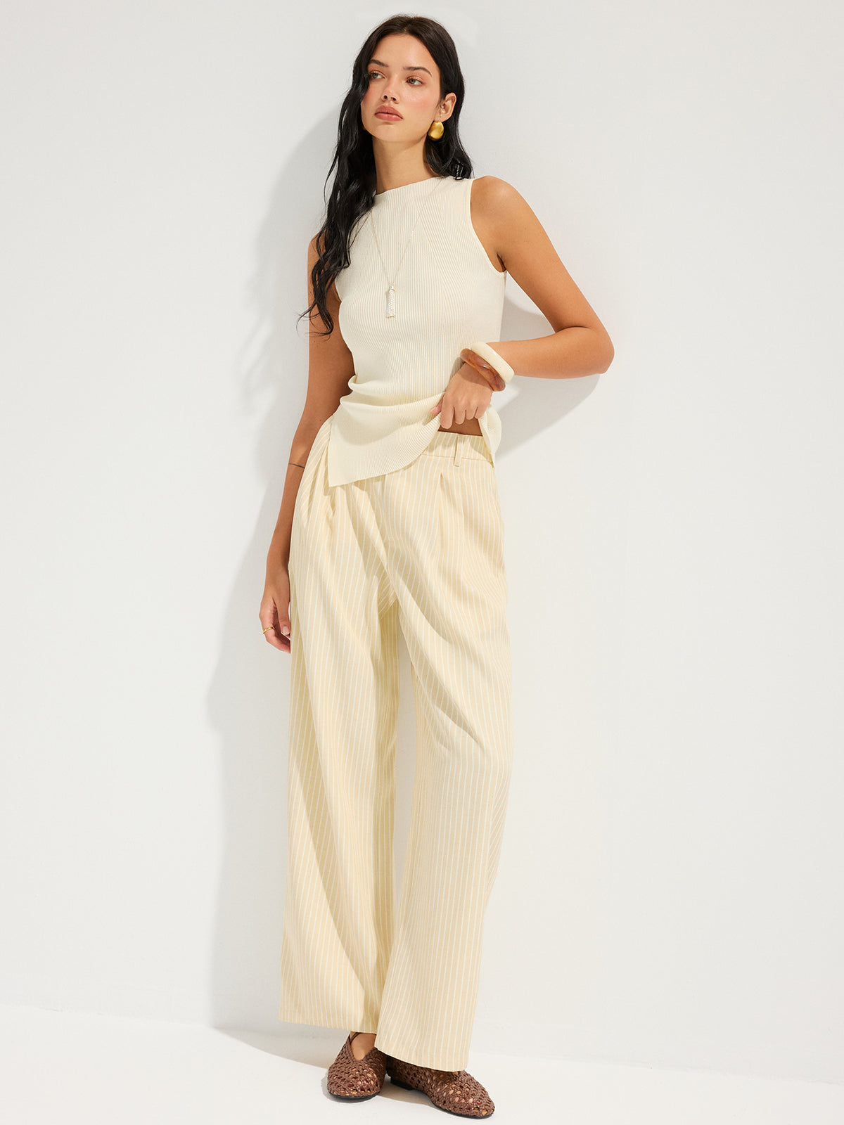 Slim Fit Ribbed Sleeveless Knit Top