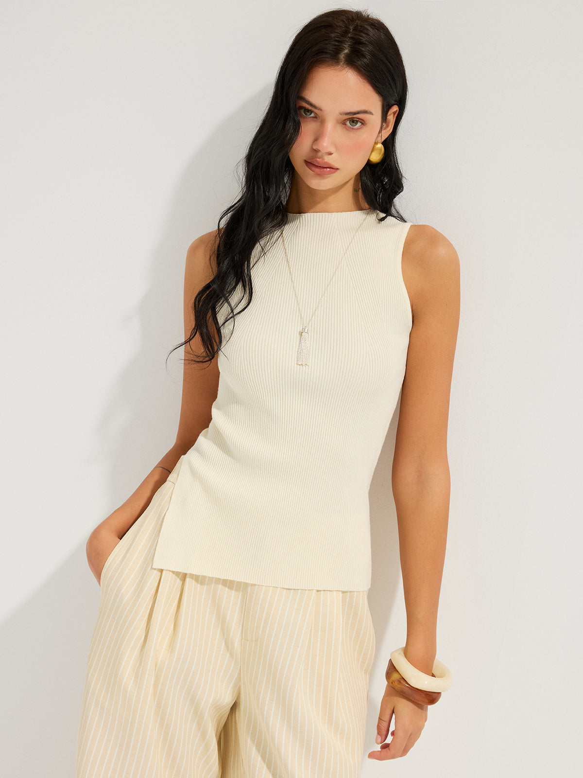 Slim Fit Ribbed Sleeveless Knit Top