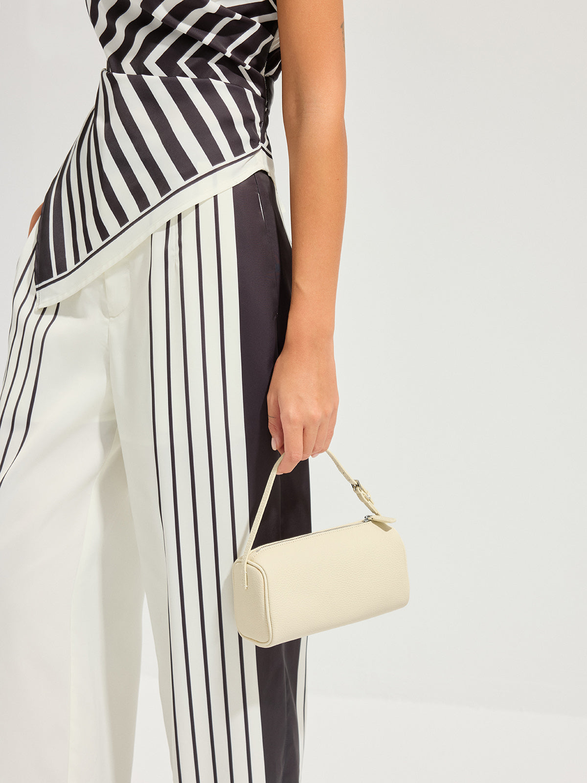 Sac à bandoulière cylindrique en cuir véritable