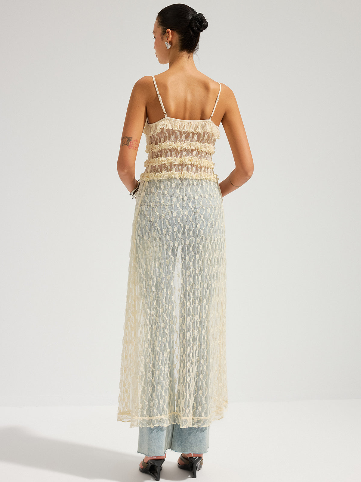 Durchsichtiges Midi-Trägerkleid aus Rüschenspitze