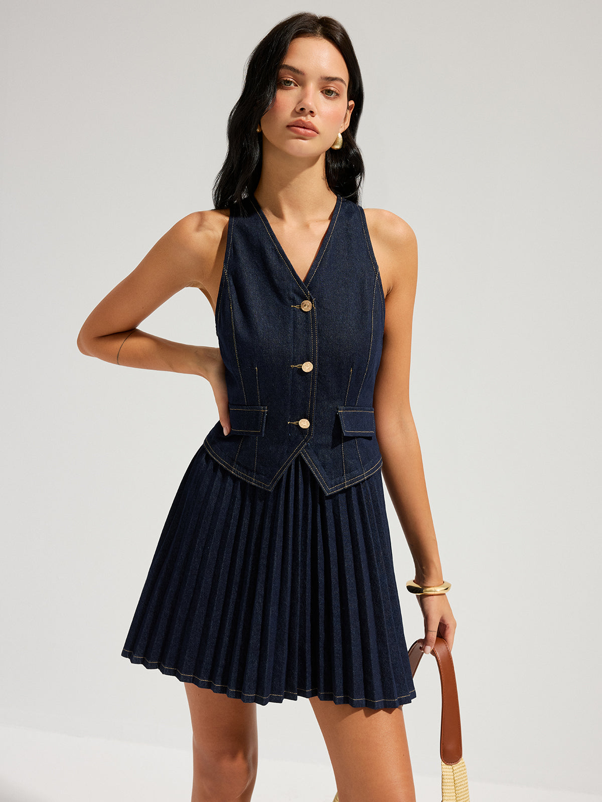 Mini-robe sans manches plissée en jean