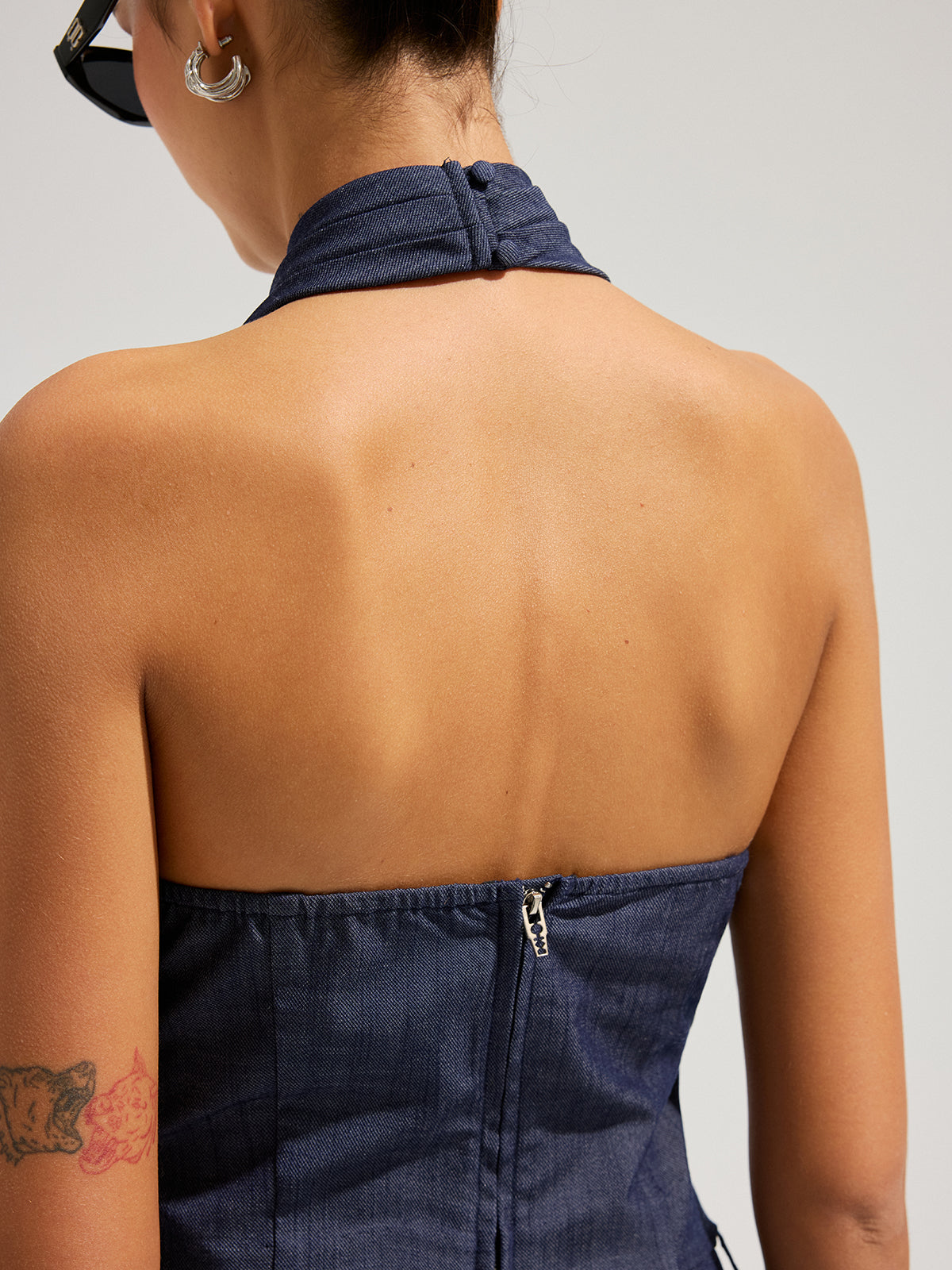 Ensemble crop top et pantalon en jean à licou