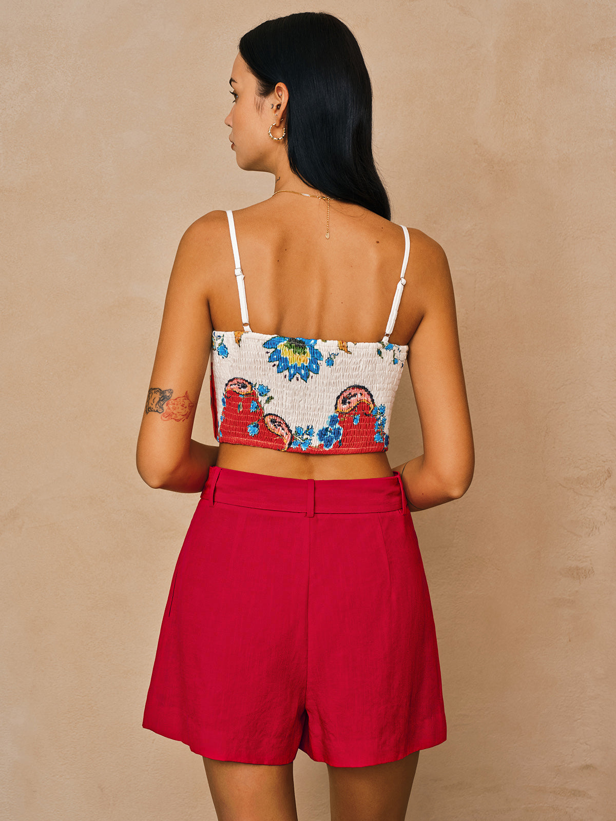 Blumenmuster Plissiertes Cami-Top & Gürtelshorts-Set