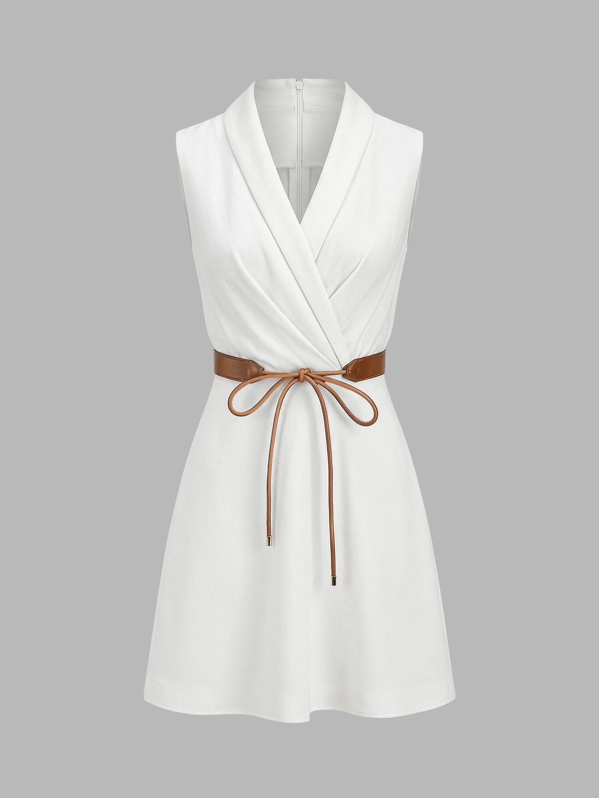 Mini-robe sans manches cache-cœur en mélange de lin ceinturée