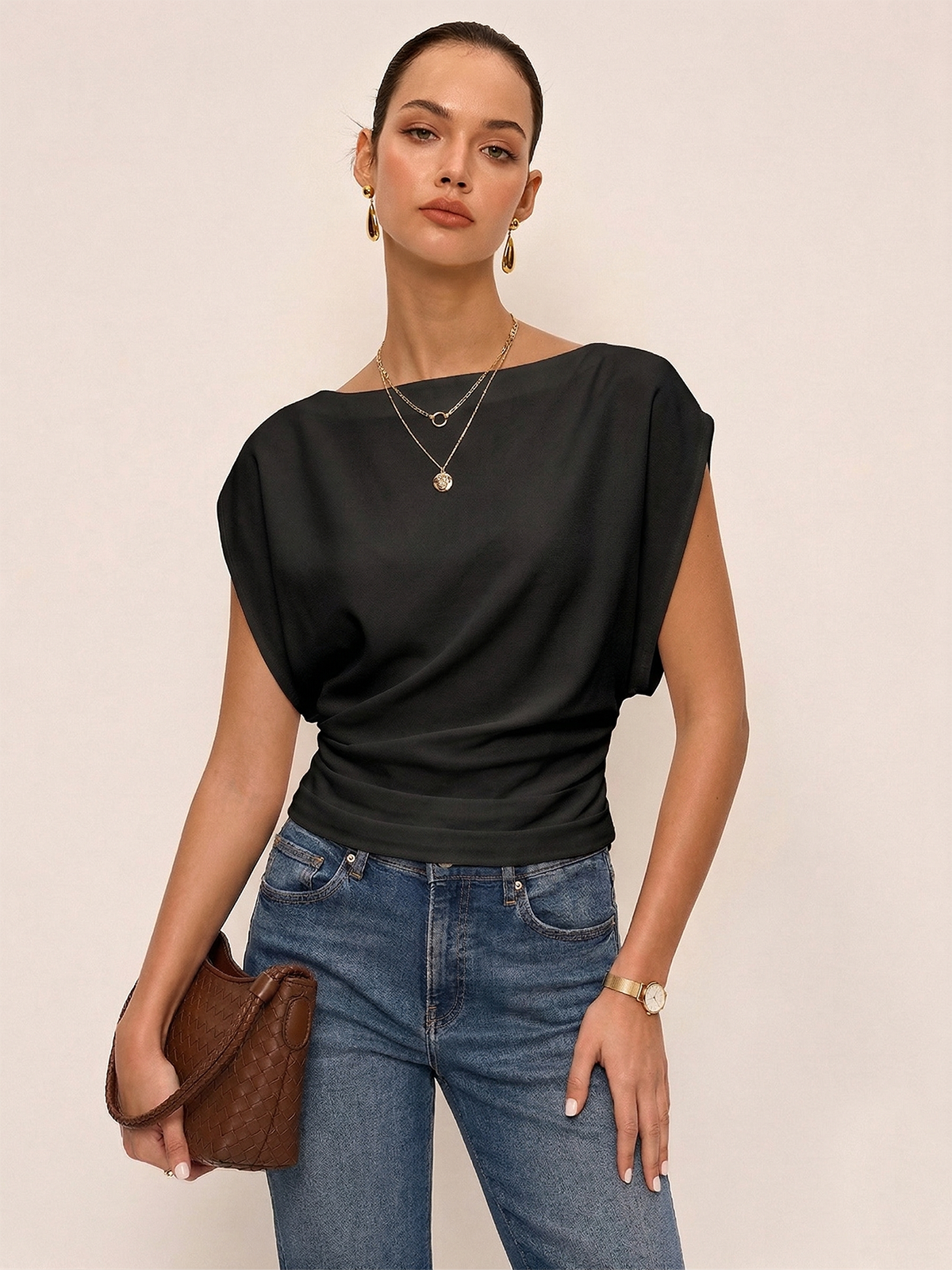 Gerüschte Bluse mit U-Boot-Ausschnitt und geraffter Taille