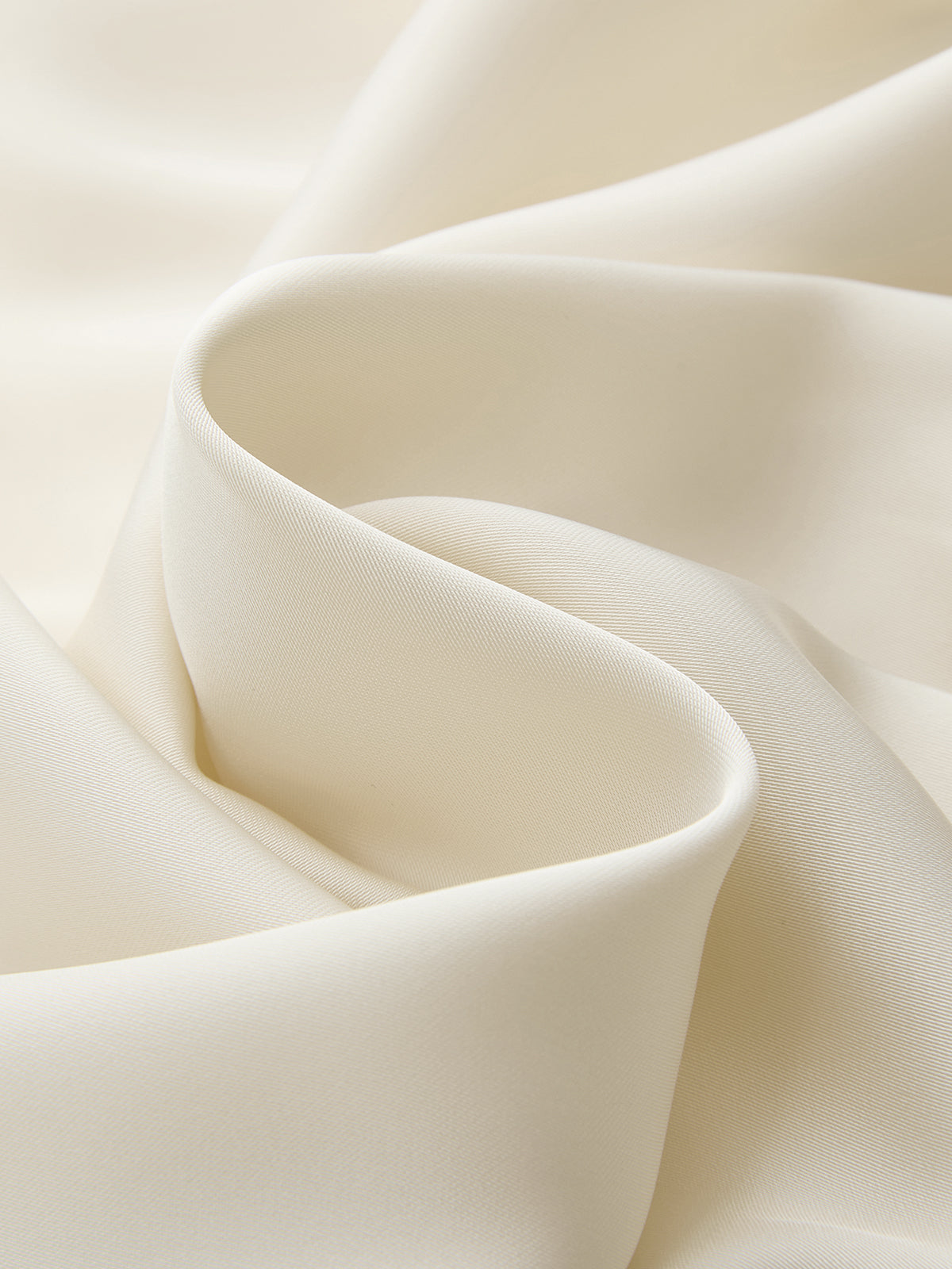 Haut en satin asymétrique ceinturé