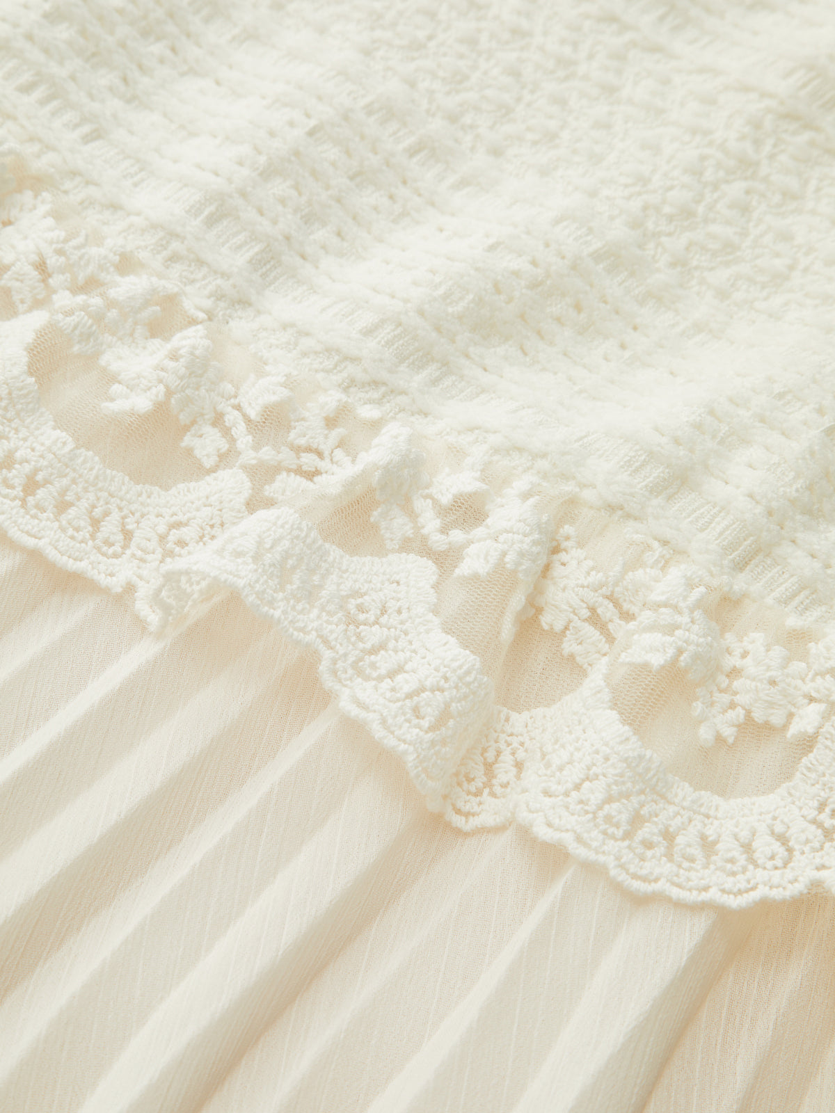 Lace Trim Textured Bodice Pleated Dress