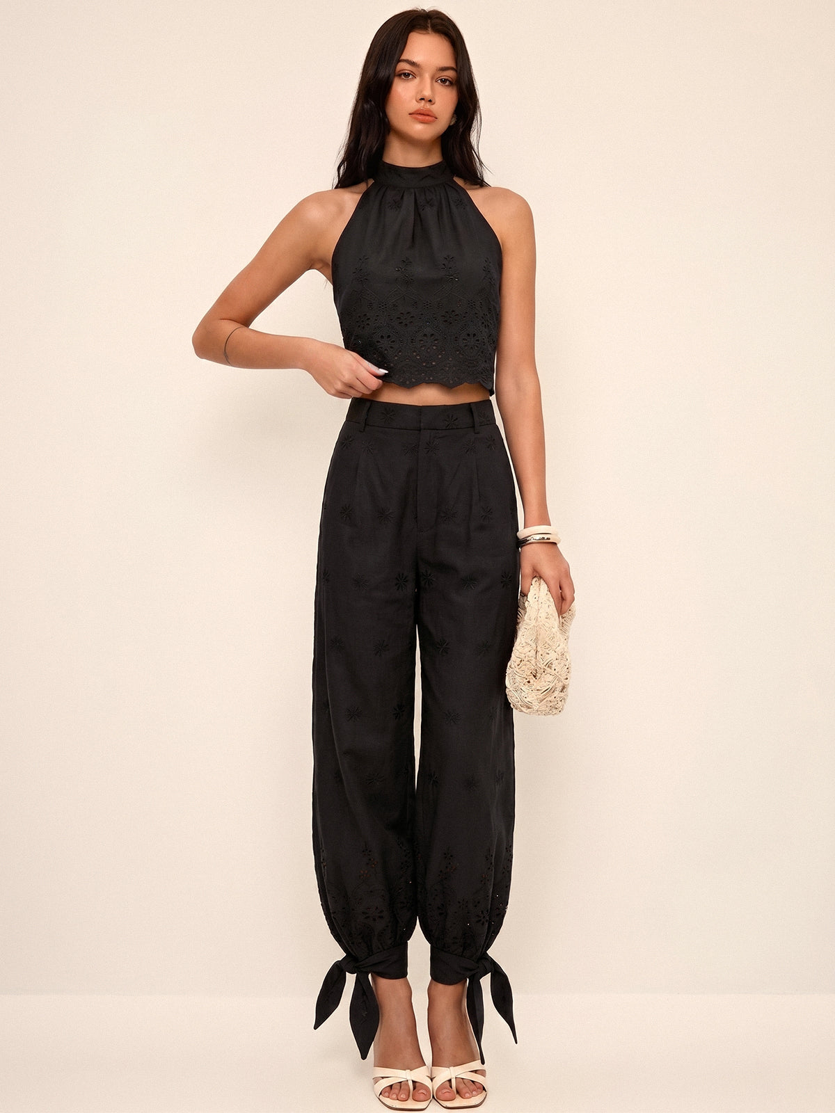 Ensemble haut brodé œillet et pantalon à nouer aux poignets