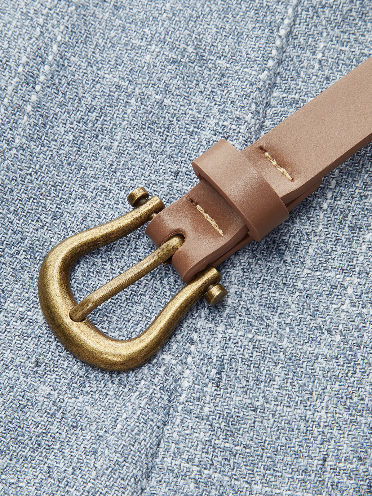Legere Shorts mit Gürtel und mittlerer Bundhöhe