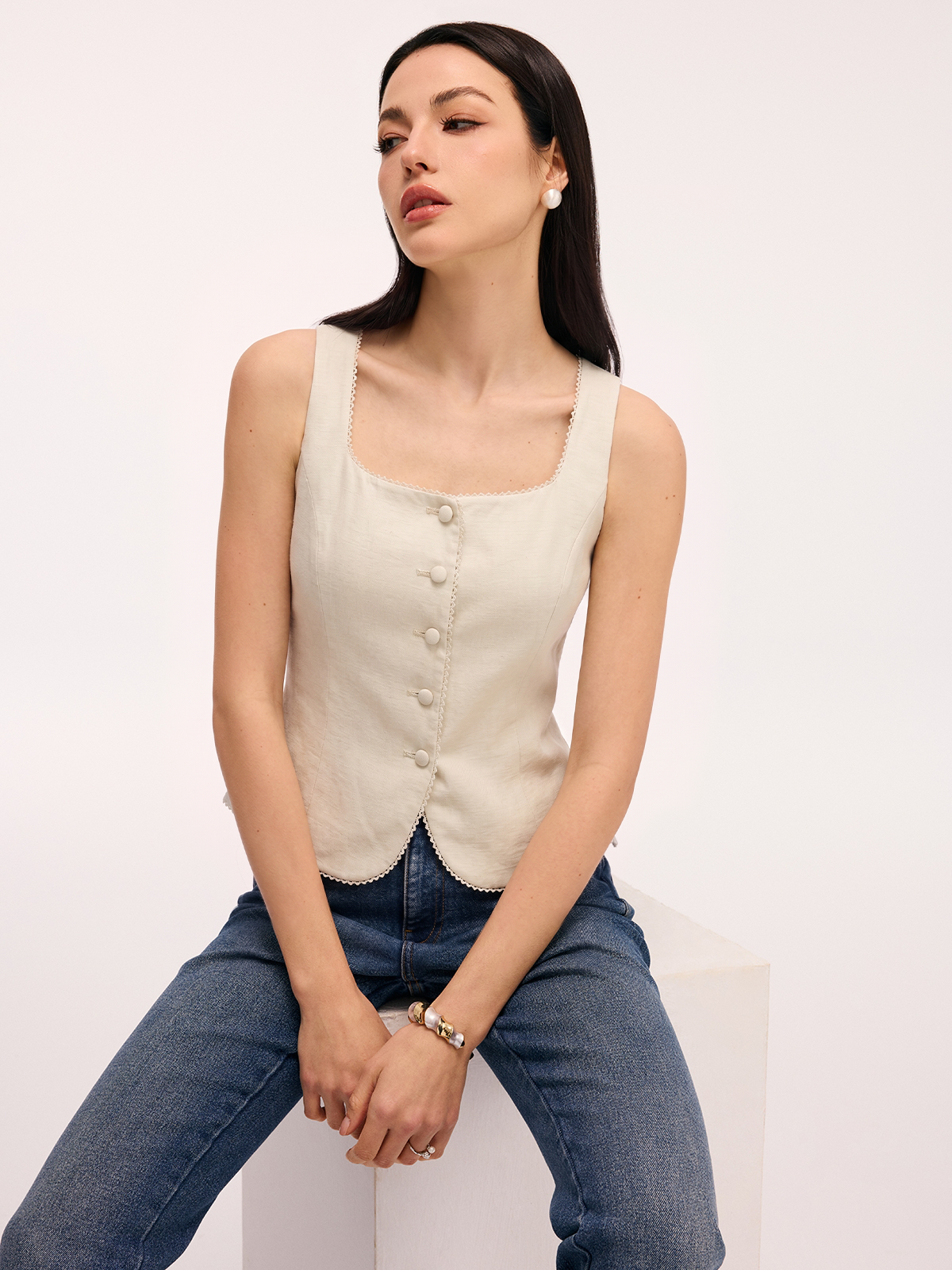 Linen Blend Square Neck Scallop Trim Vest