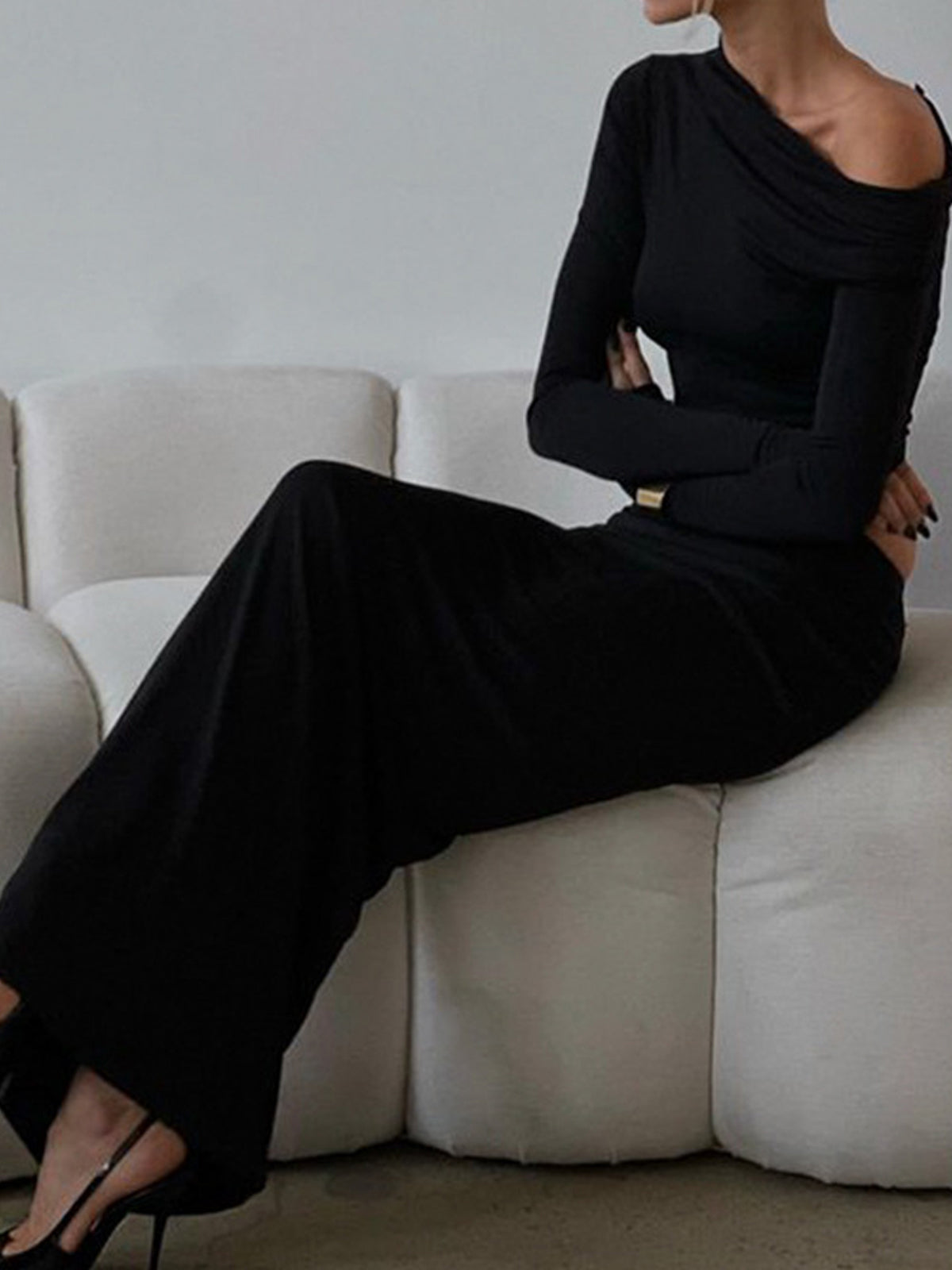 Ensemble jupe maxi asymétrique en jersey mat à une épaule dénudée 