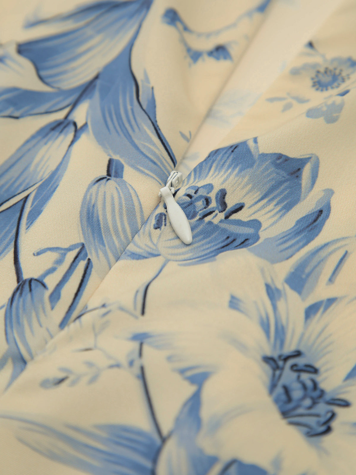 Robe longue dos nu à lacets et imprimé floral 