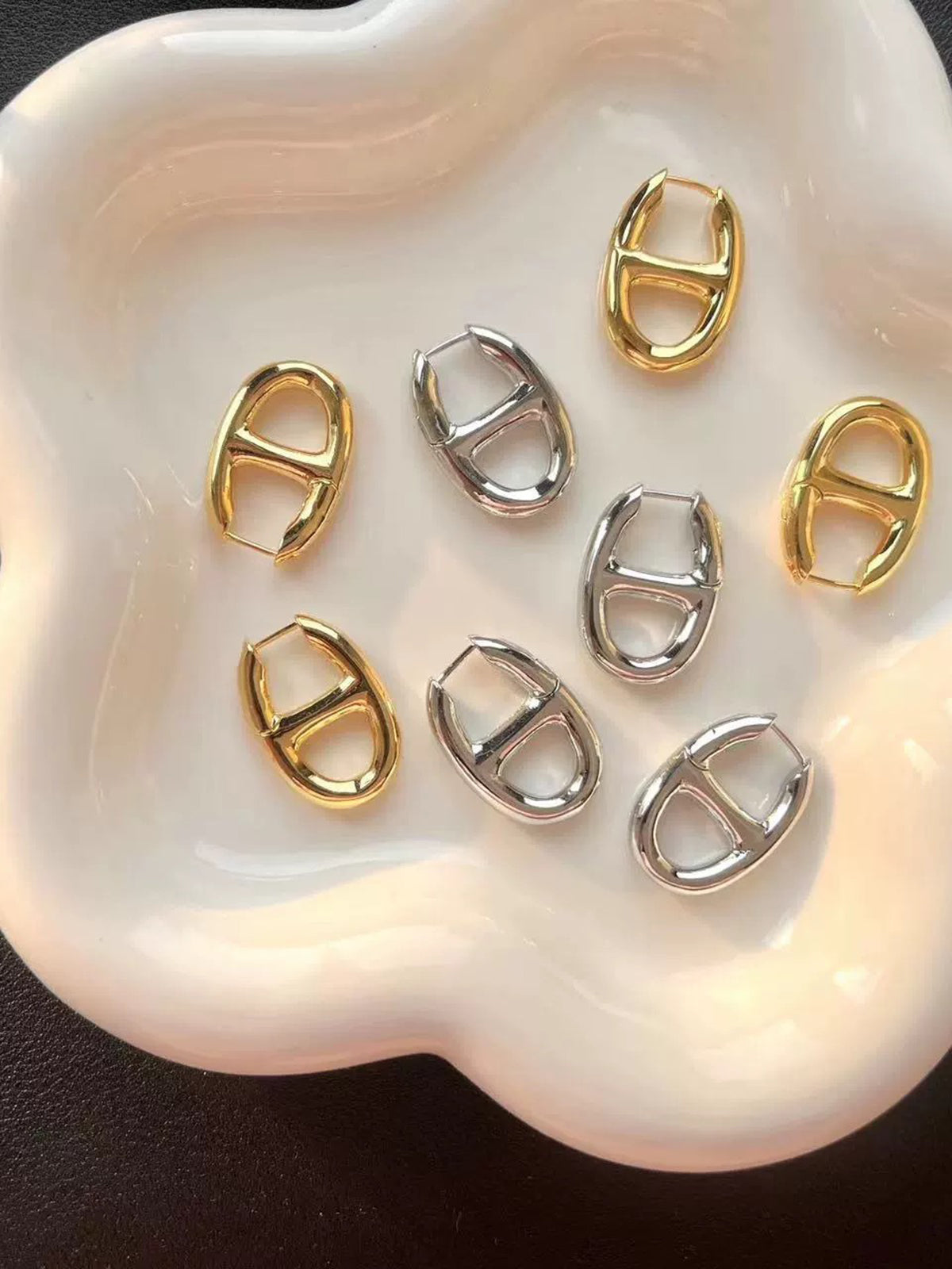 Goldene Schweinenasen-Ohrringe 