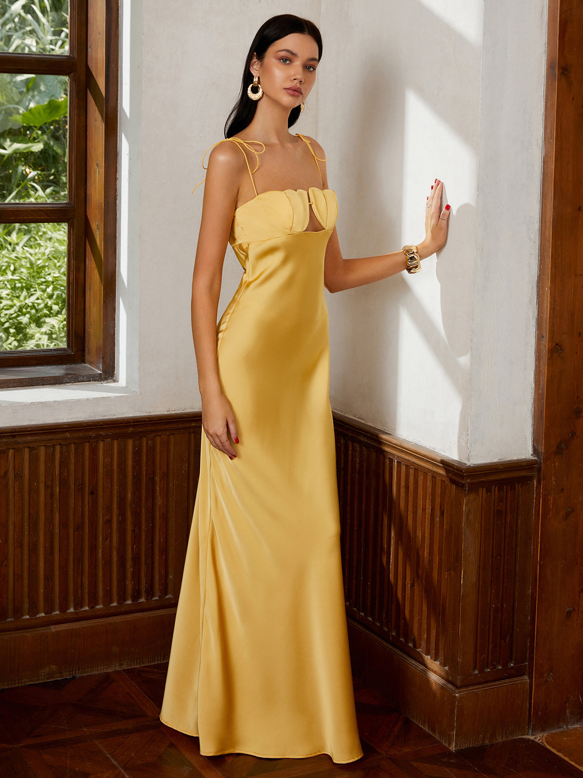 Robe longue bandeau à lacets à pétales 