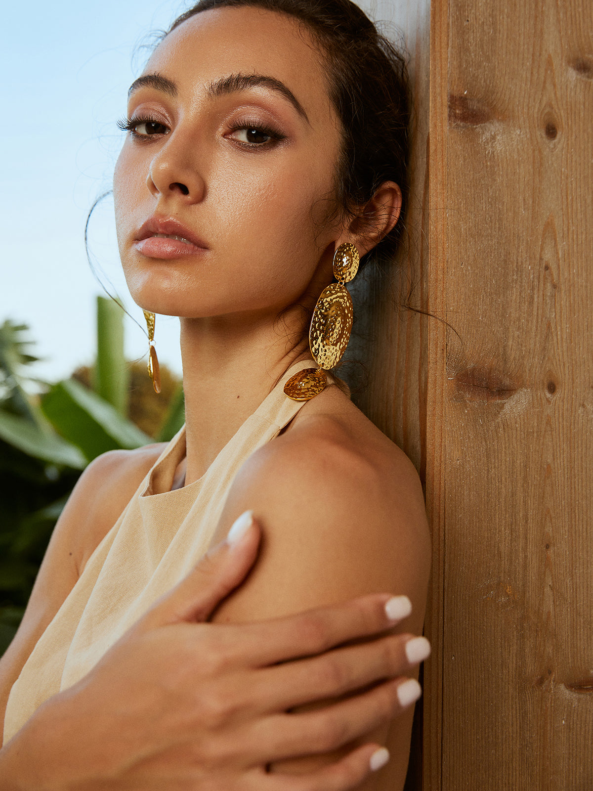 Goldene Kaskaden-Ohrringe mit Struktur