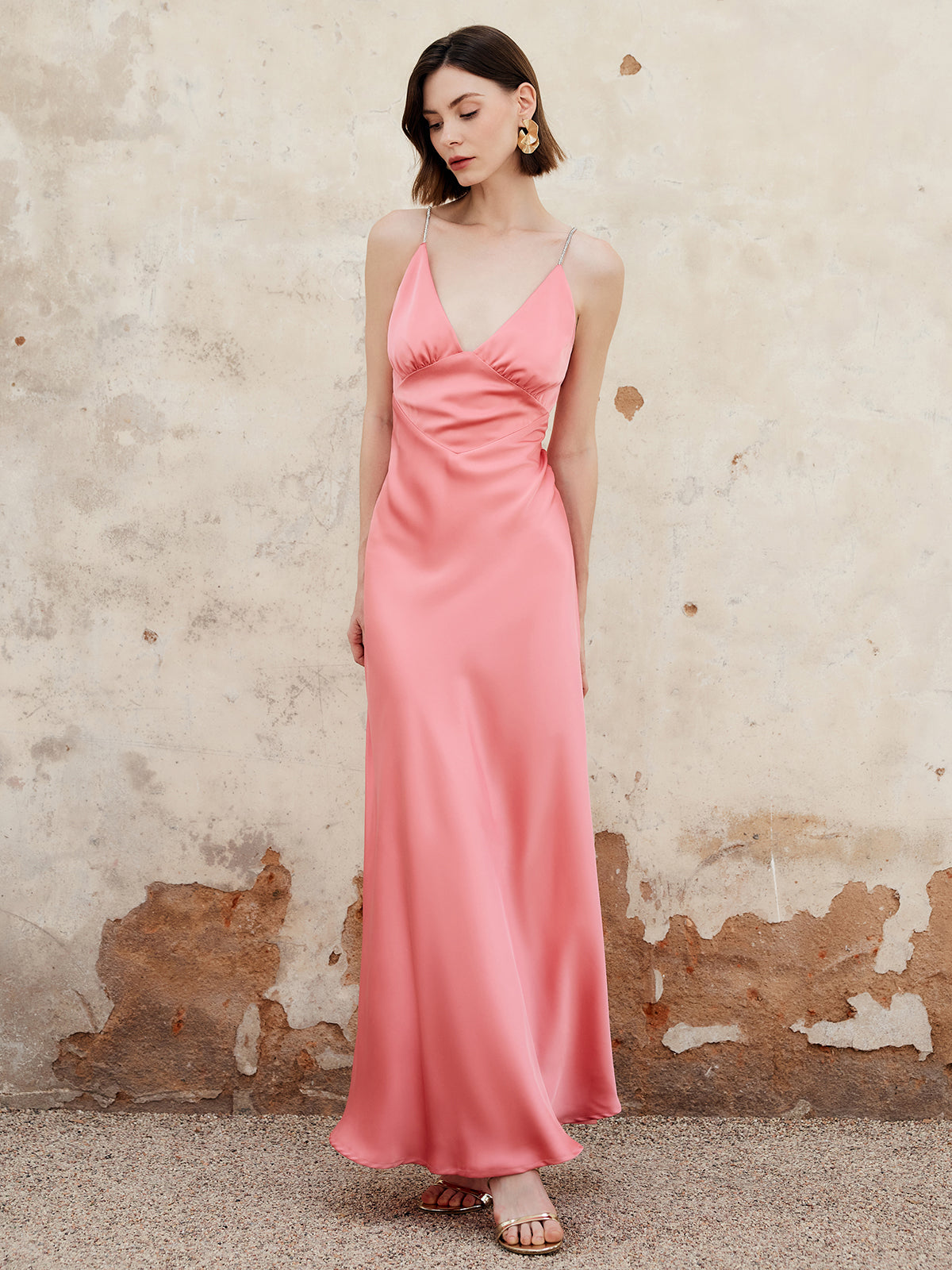 Robe longue plissée dos nu à bretelles fines 