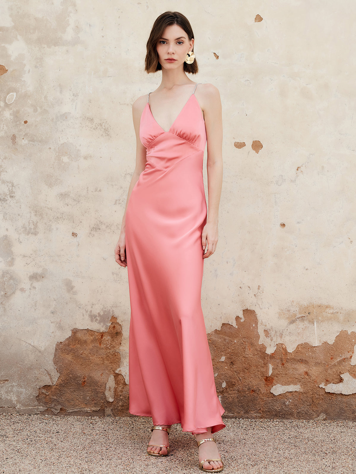 Robe longue plissée dos nu à bretelles fines 