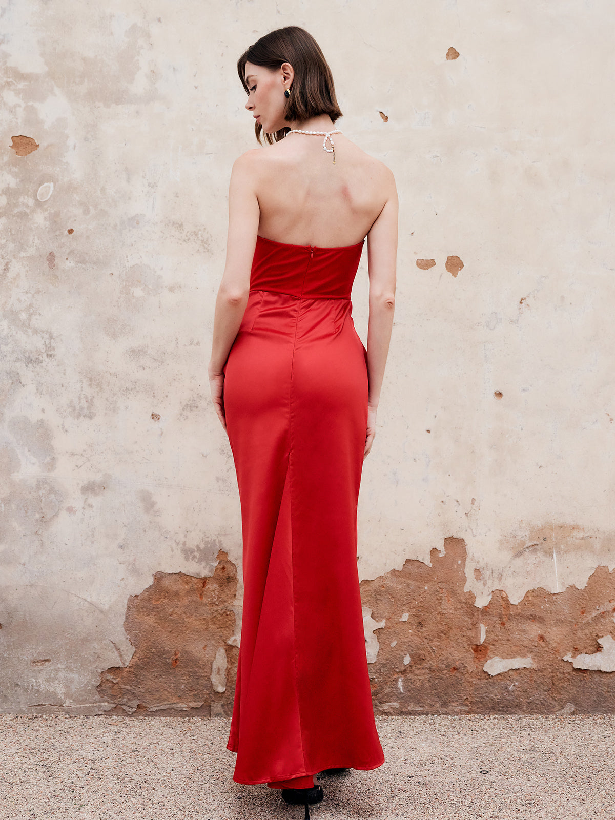 Langes, plissiertes Schlauchkleid mit Reißverschluss