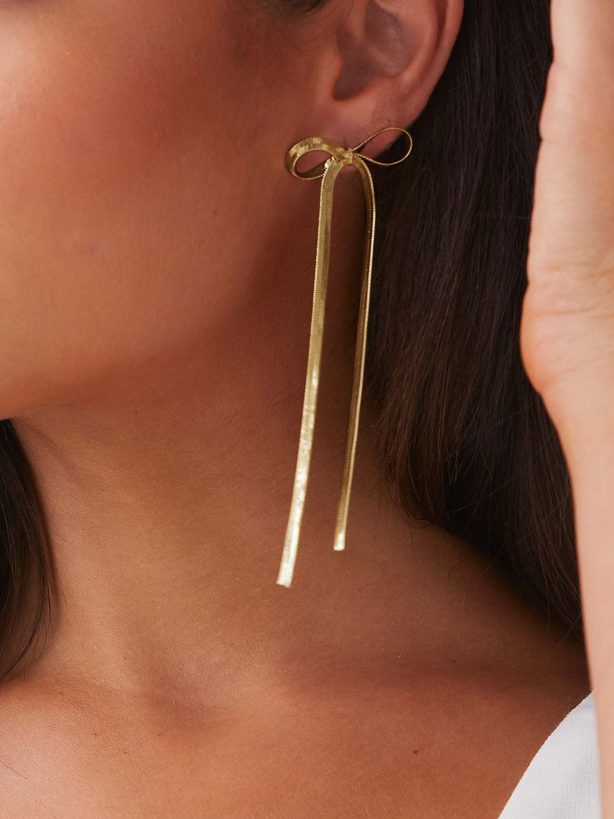 Ohrringe mit Metallschleife 