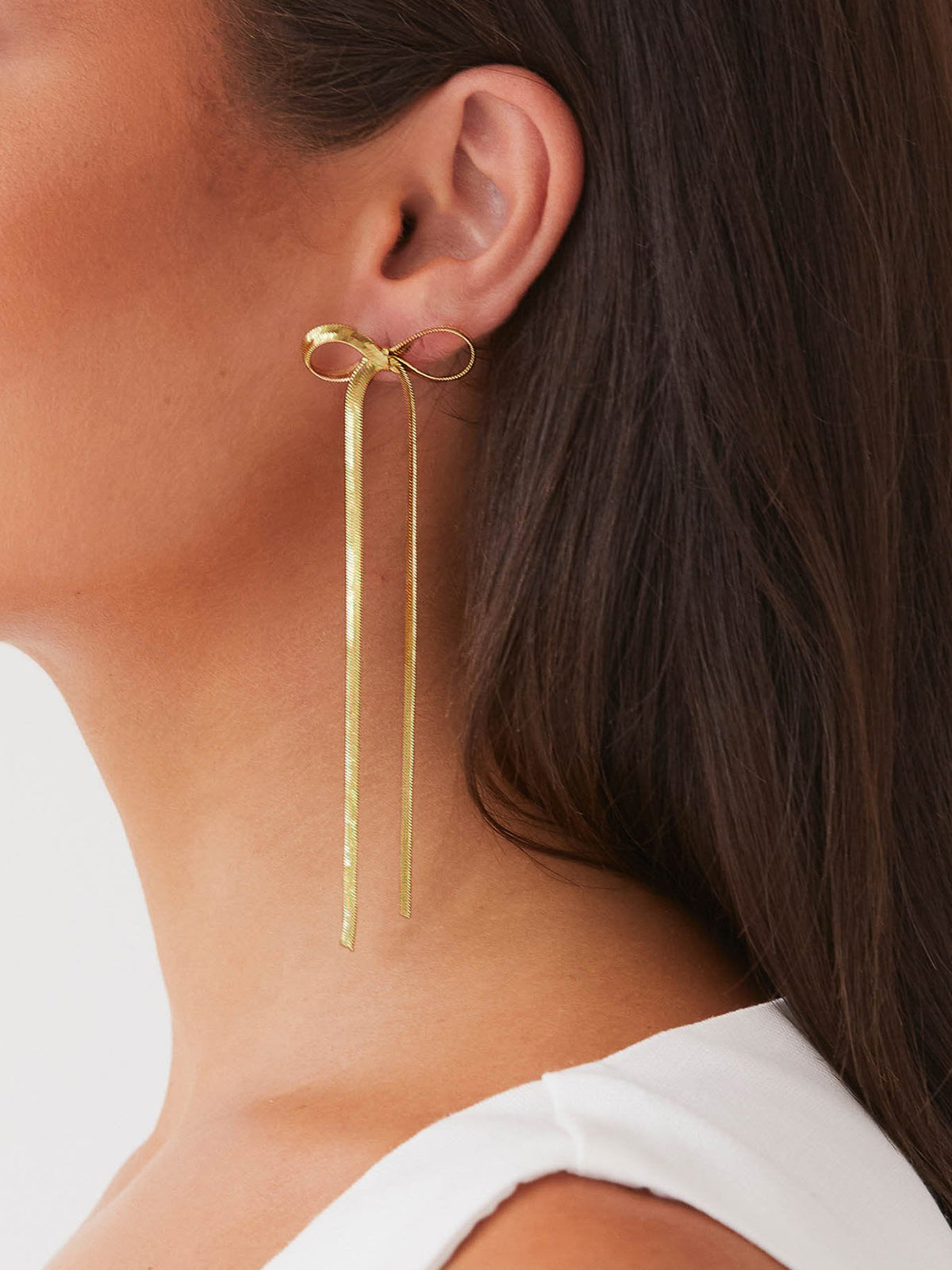 Ohrringe mit Metallschleife 