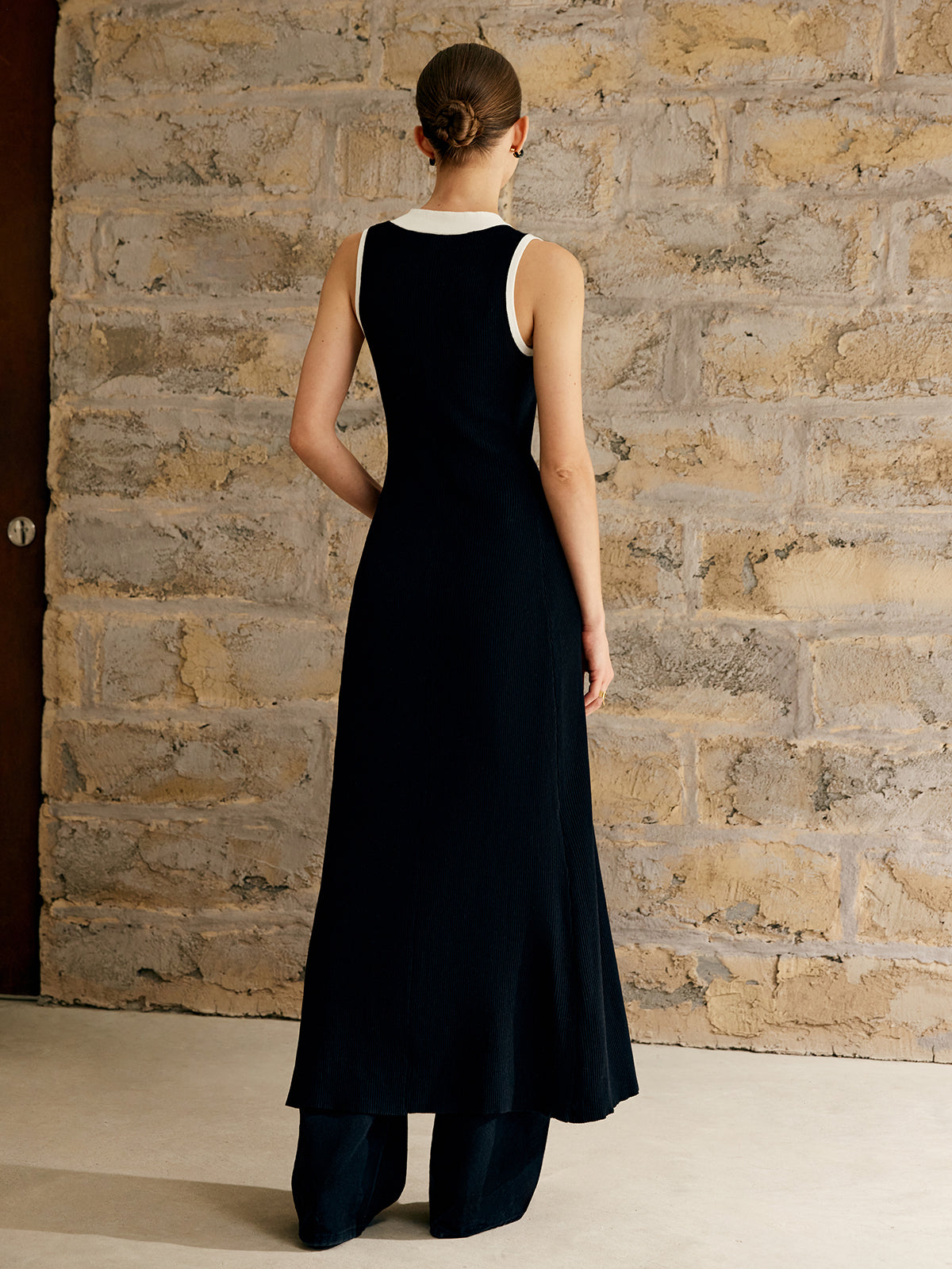 Robe pull débardeur à boutons et bordures contrastées 