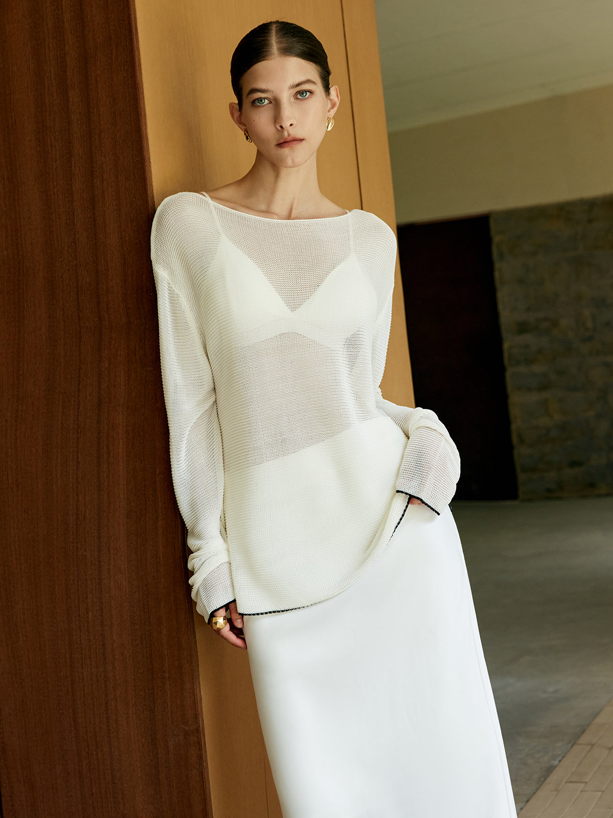 Pull oversize à bordure contrastée et transparente 