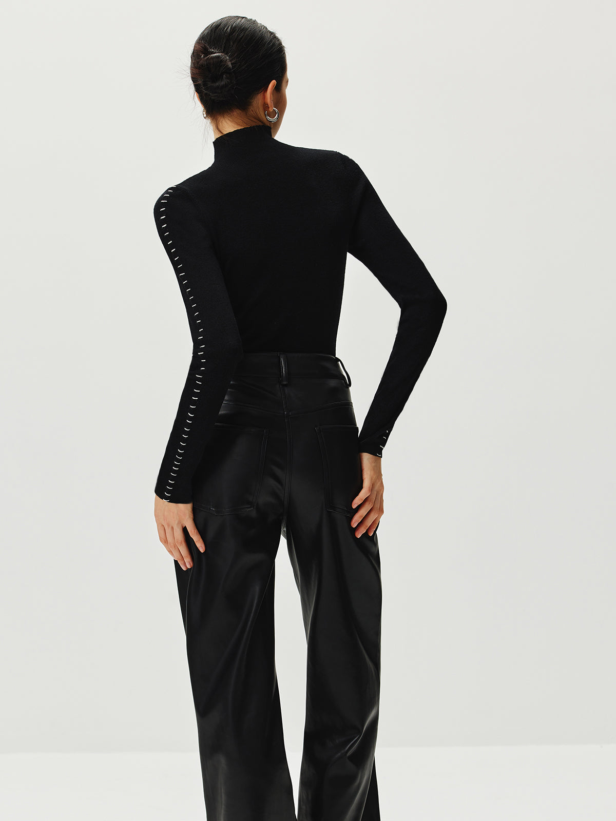 Pull à bordure contrastée 