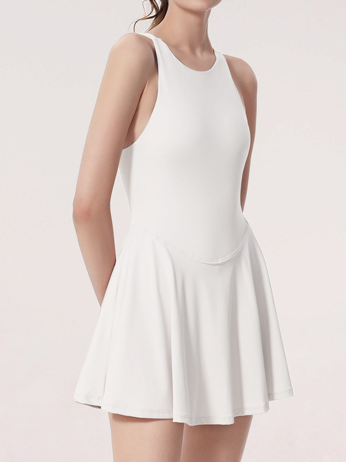 Sportkleid aus Jersey mit gekreuzten Trägern 