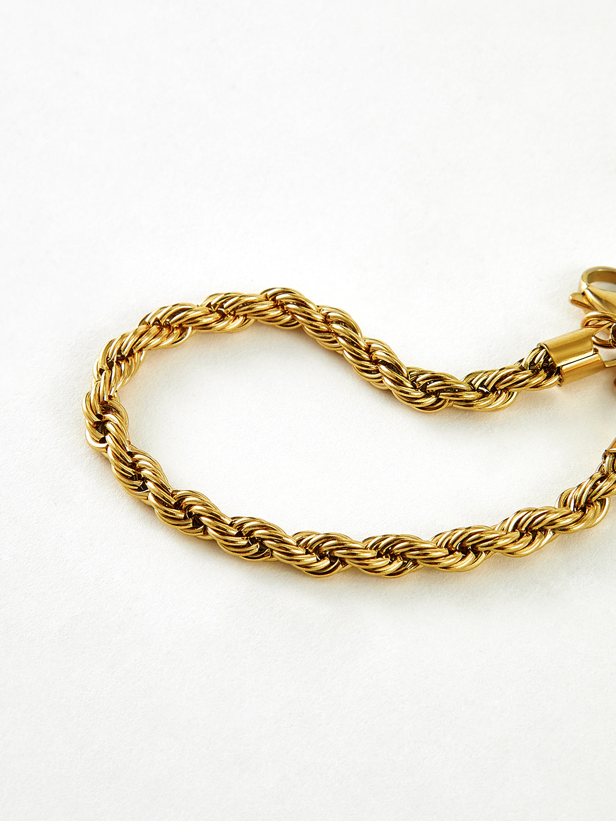 Bracelet minimaliste torsadé 