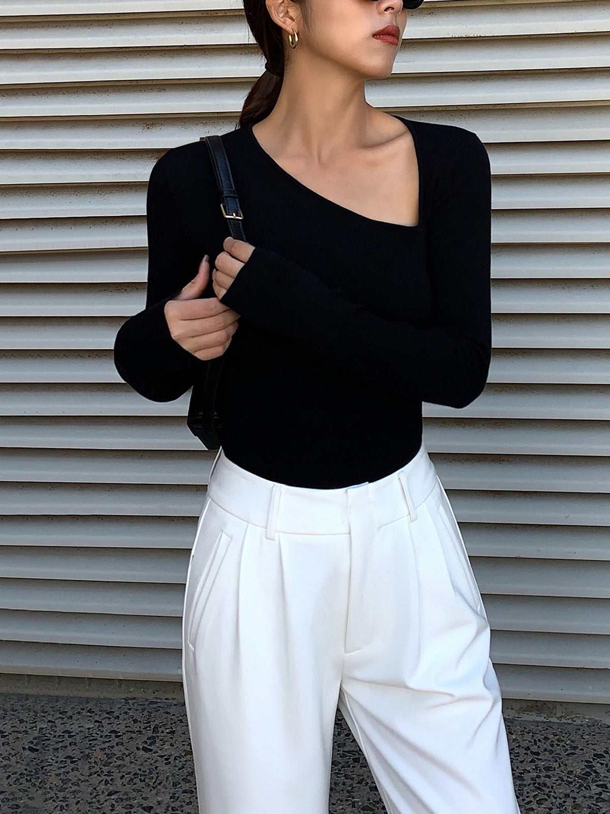 Asymmetrisches, einfarbiges Langarm-T-Shirt 