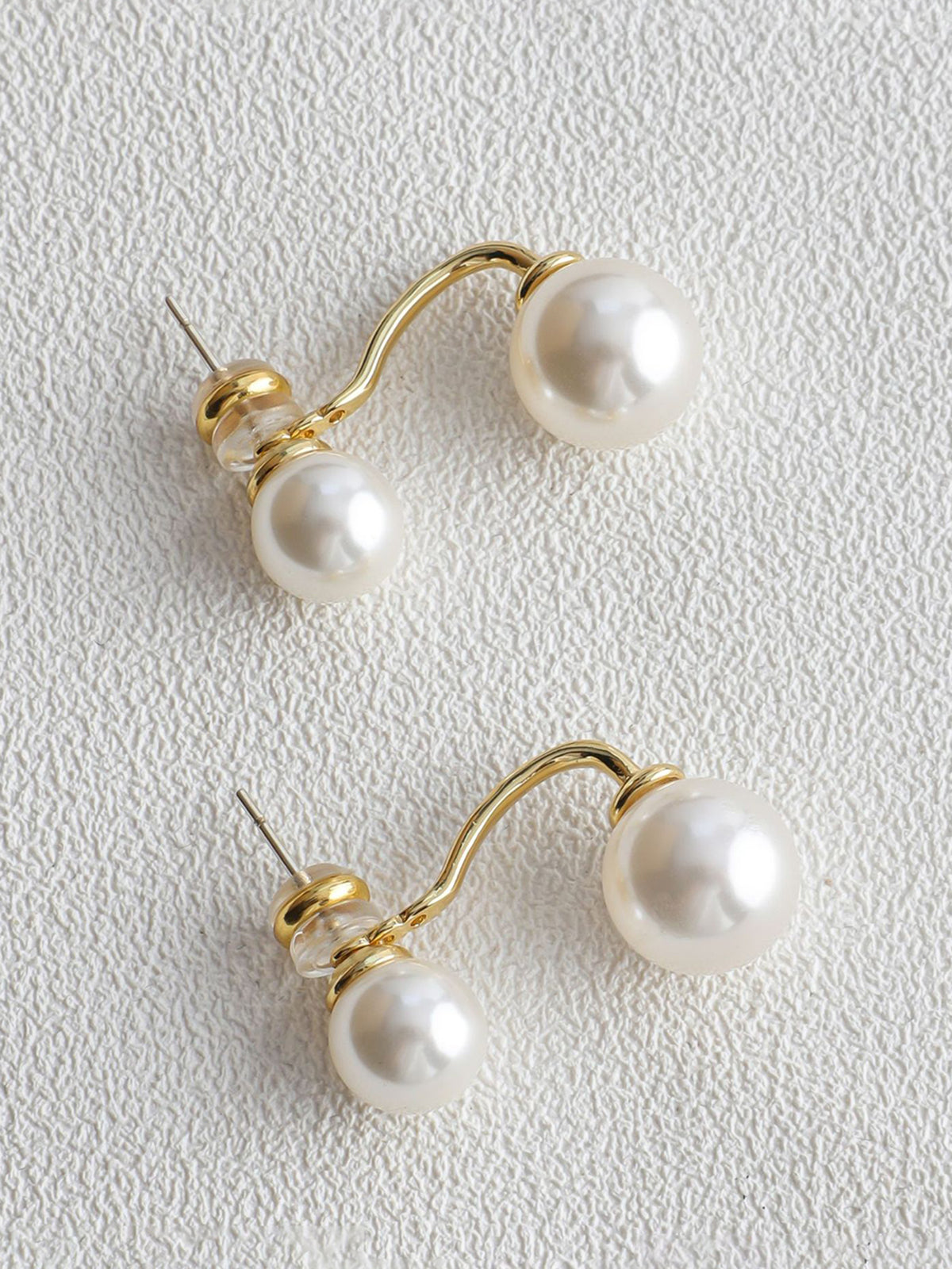 Boucles d'oreilles élégantes à double perle 