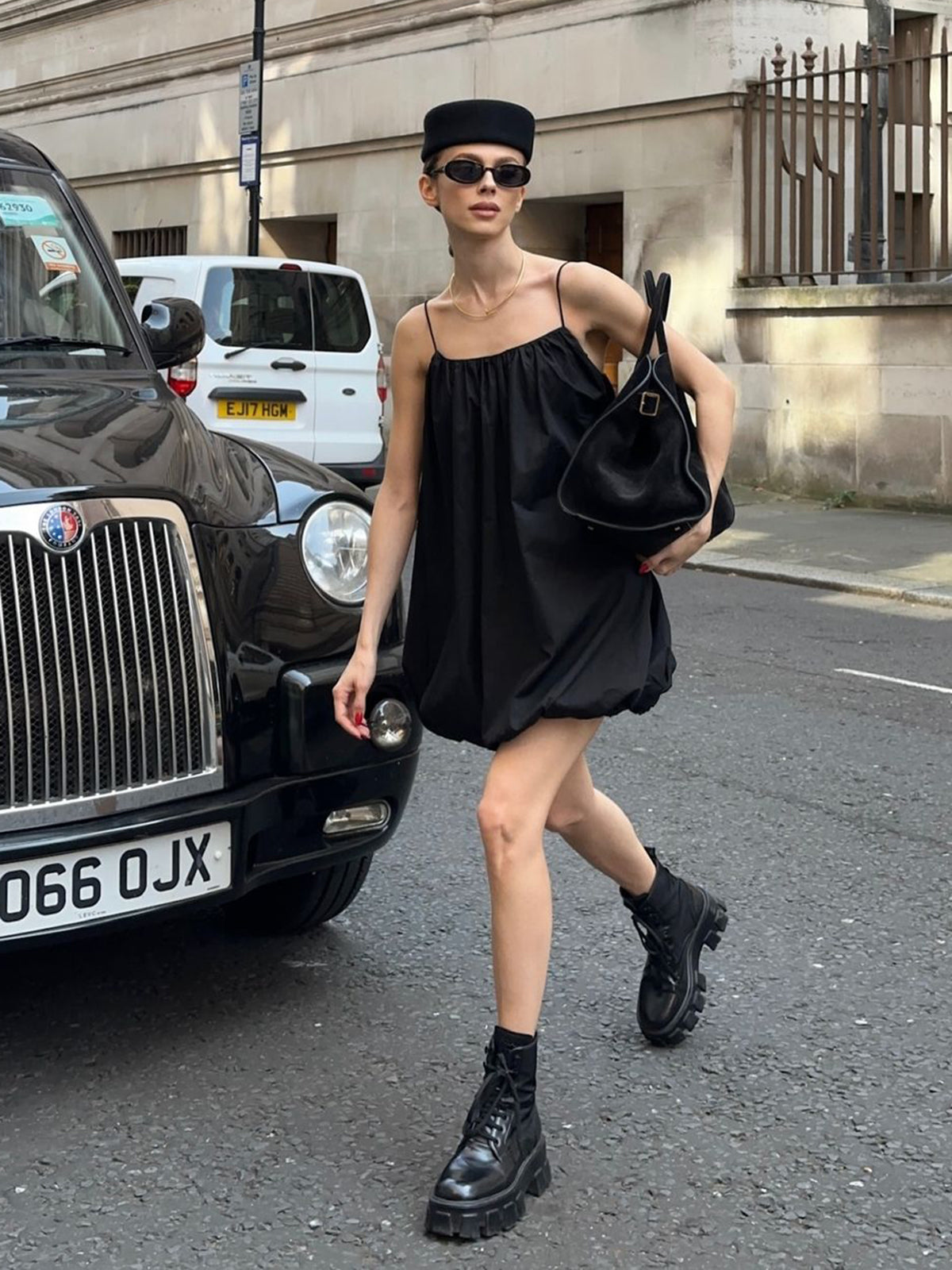 Robe débardeur ballon unie sans manches 