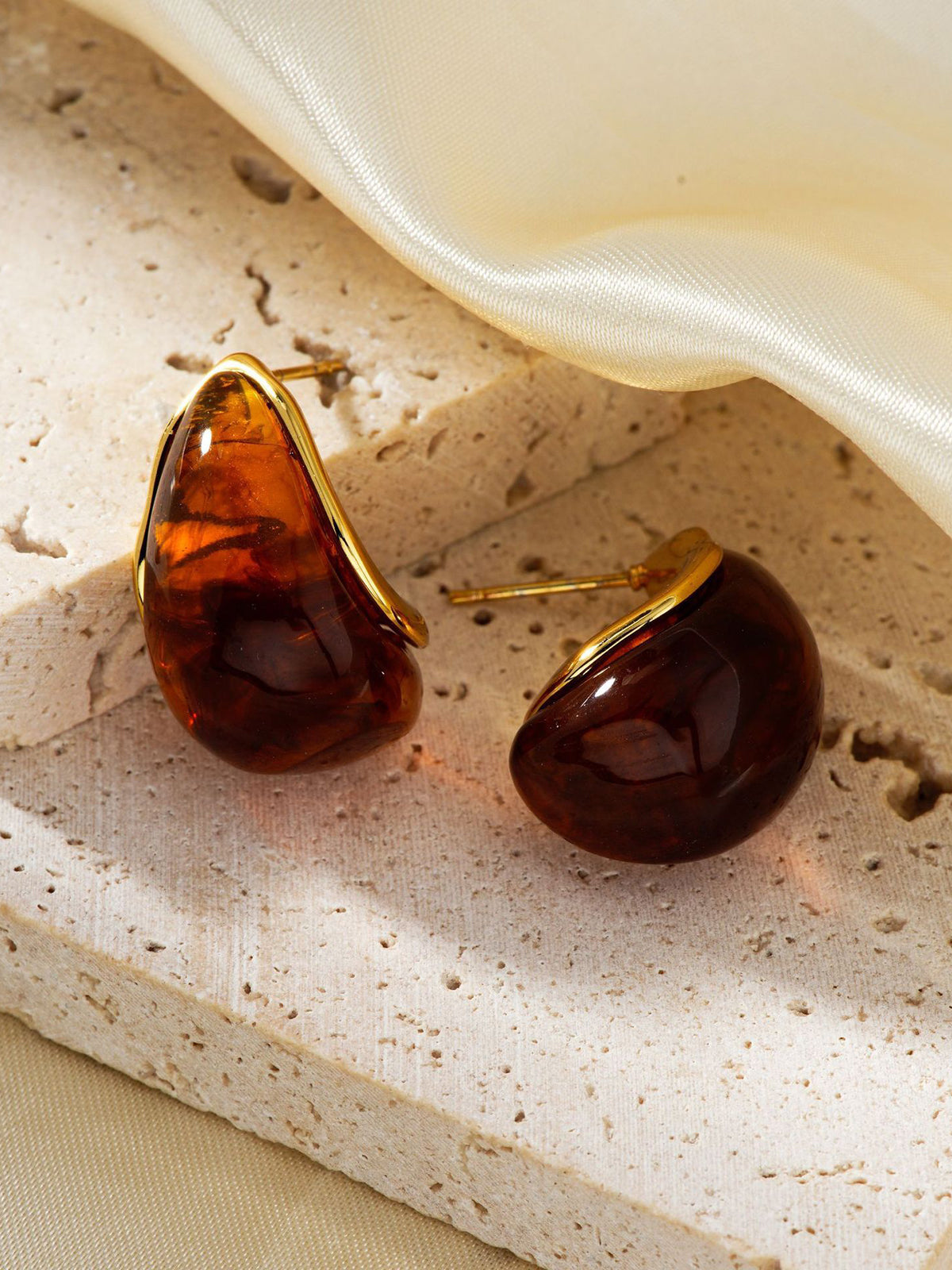 Honigfarbene Tropfenohrstecker