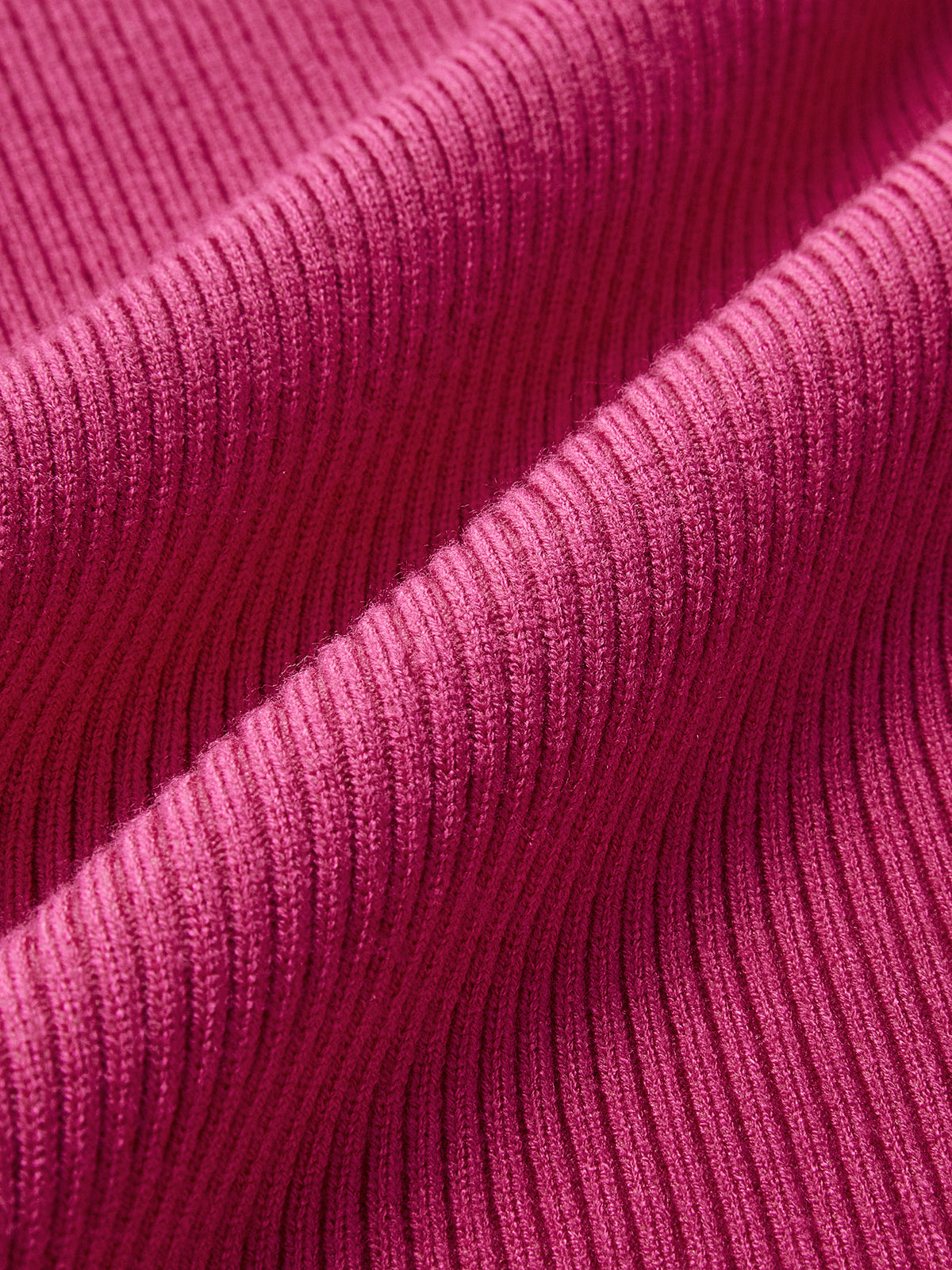 Haut en maille ajustée à découpe en forme de cœur 