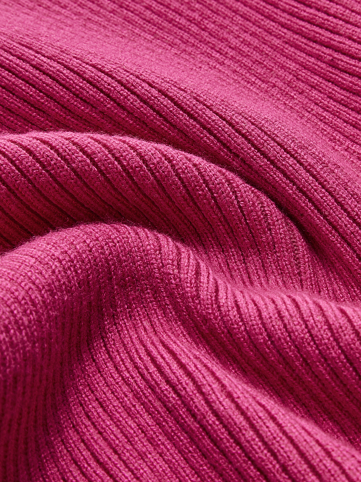 Haut en maille ajustée à découpe en forme de cœur 