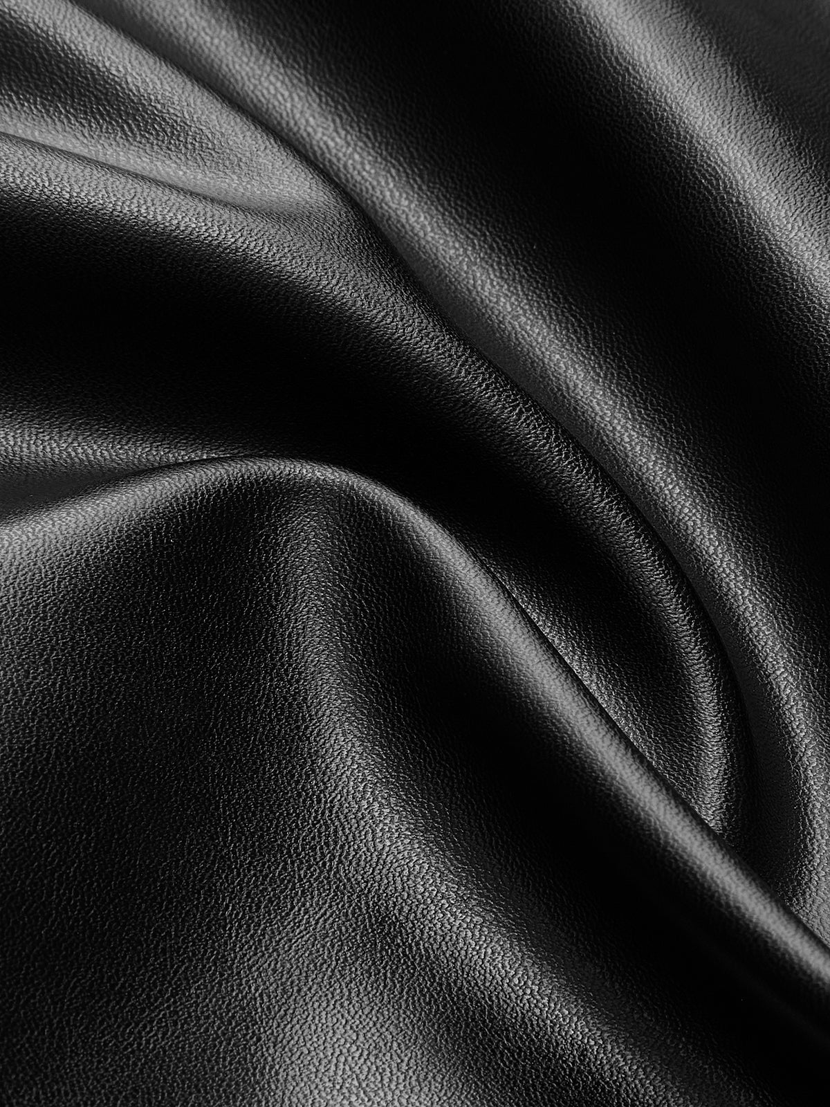 Cami-Kleid aus PU-Leder mit seitlichem Schlitz 