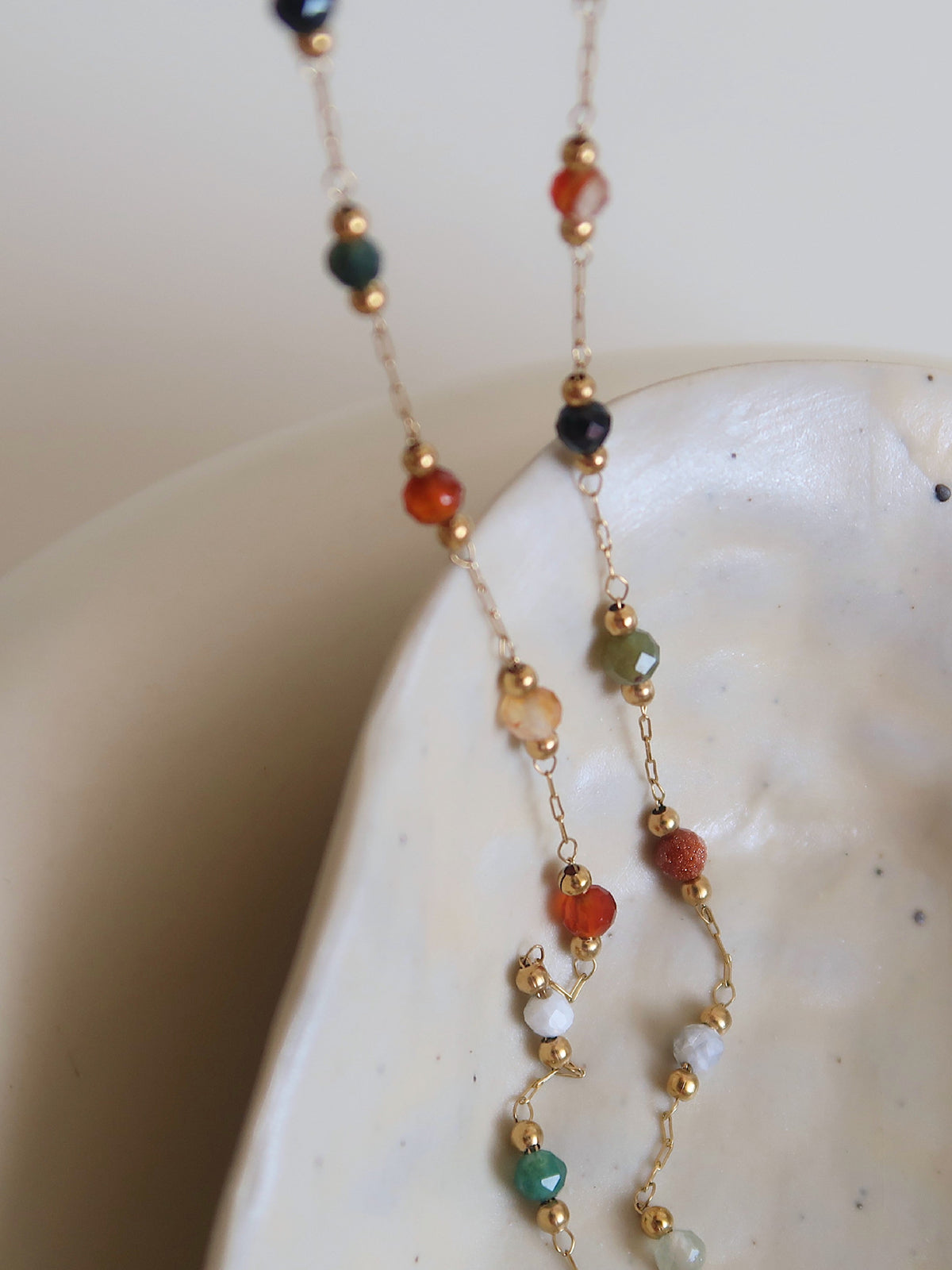 Bunte Perlengliederkette