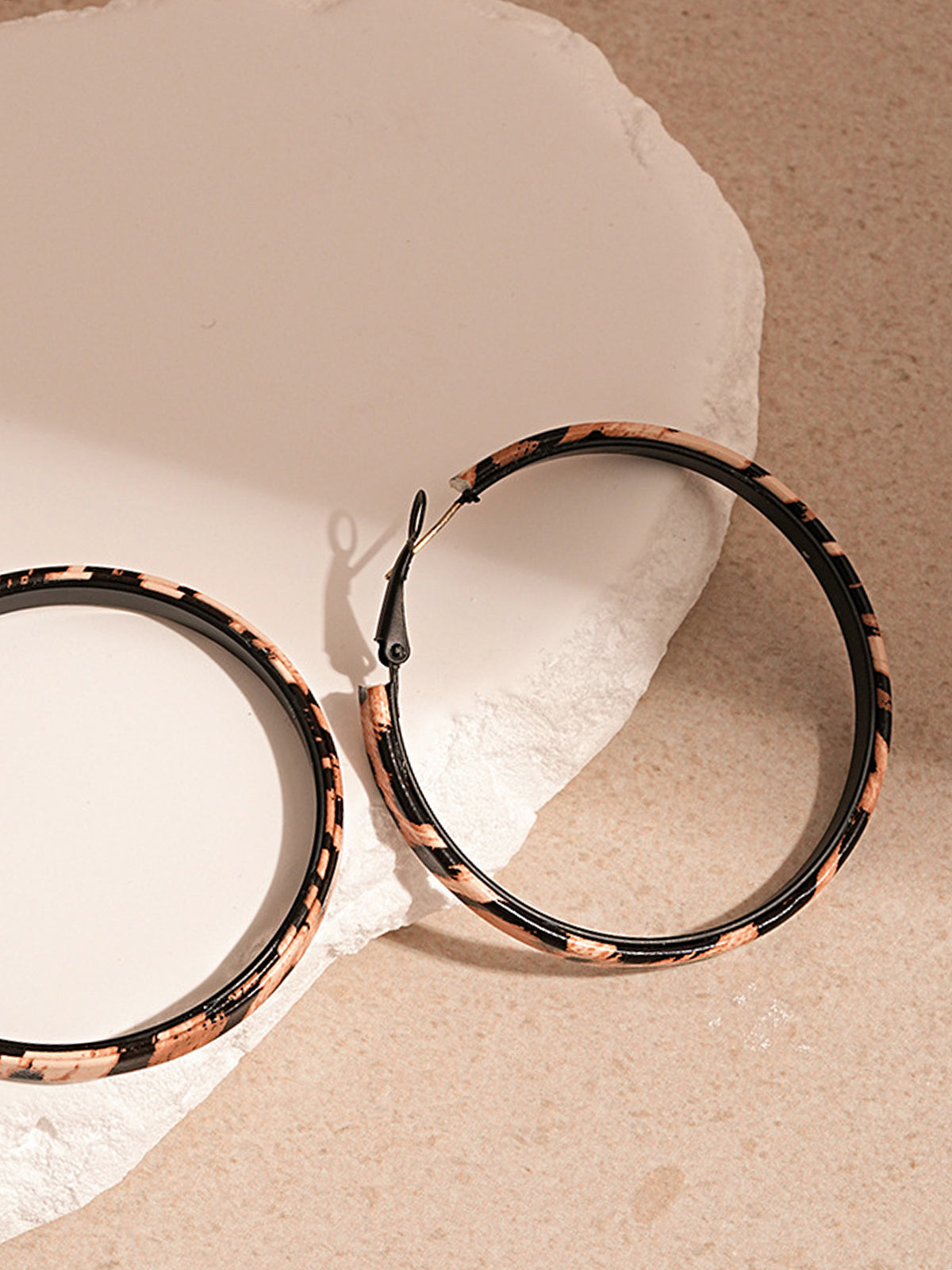 Ohrringe mit Leopardenmuster 