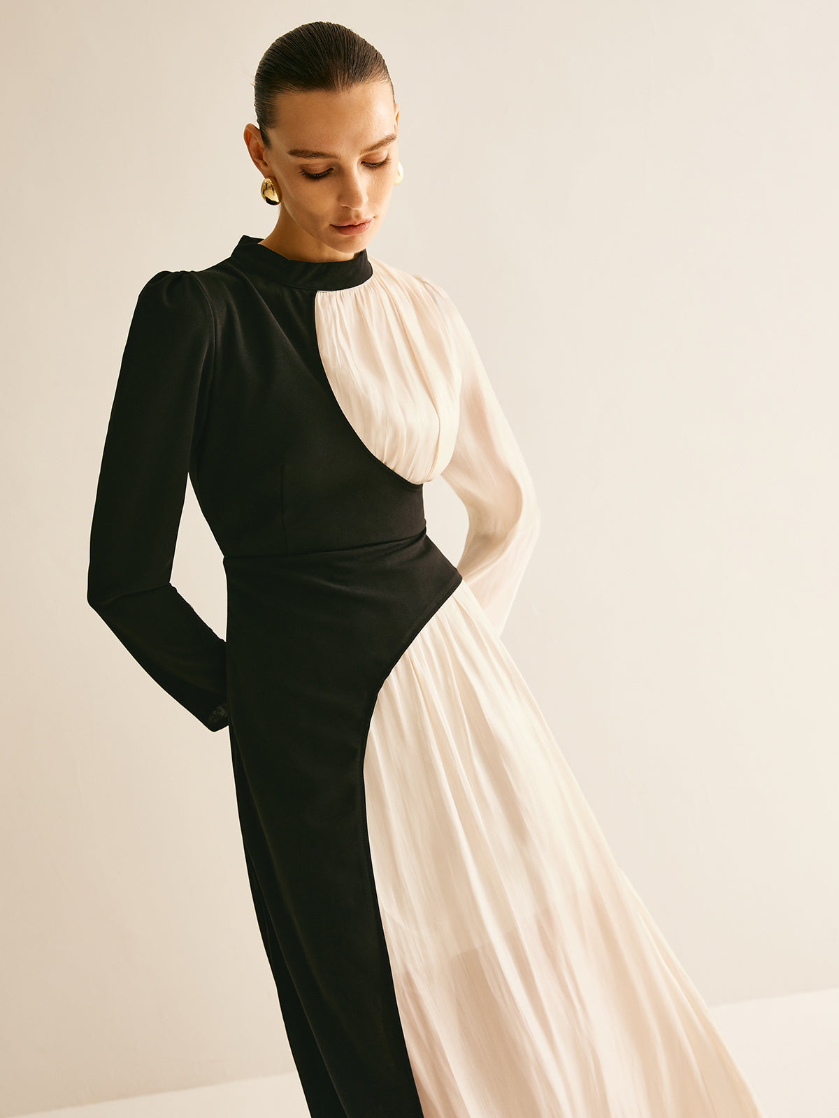 Kleid mit Farbblock-Design und Kordelzug 