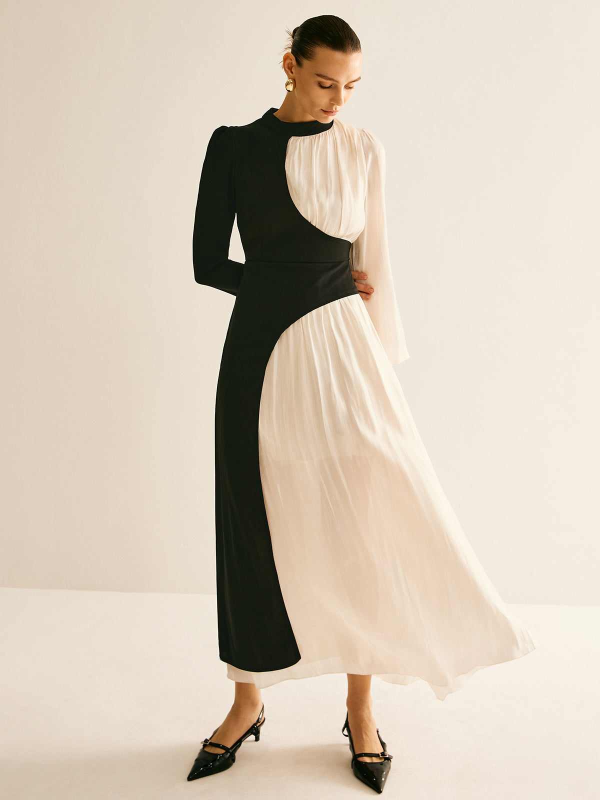 Kleid mit Farbblock-Design und Kordelzug 