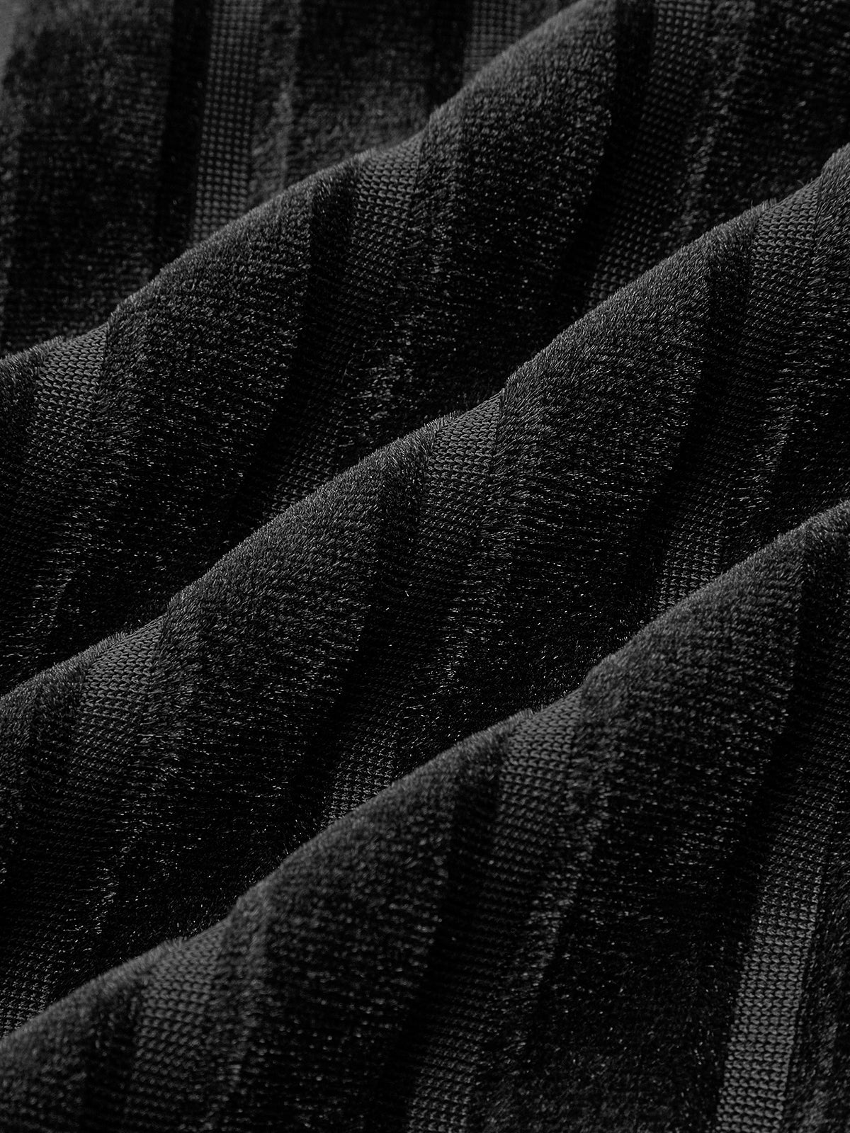 Halbtransparentes Polohemd mit Nadelstreifen und Knöpfen 