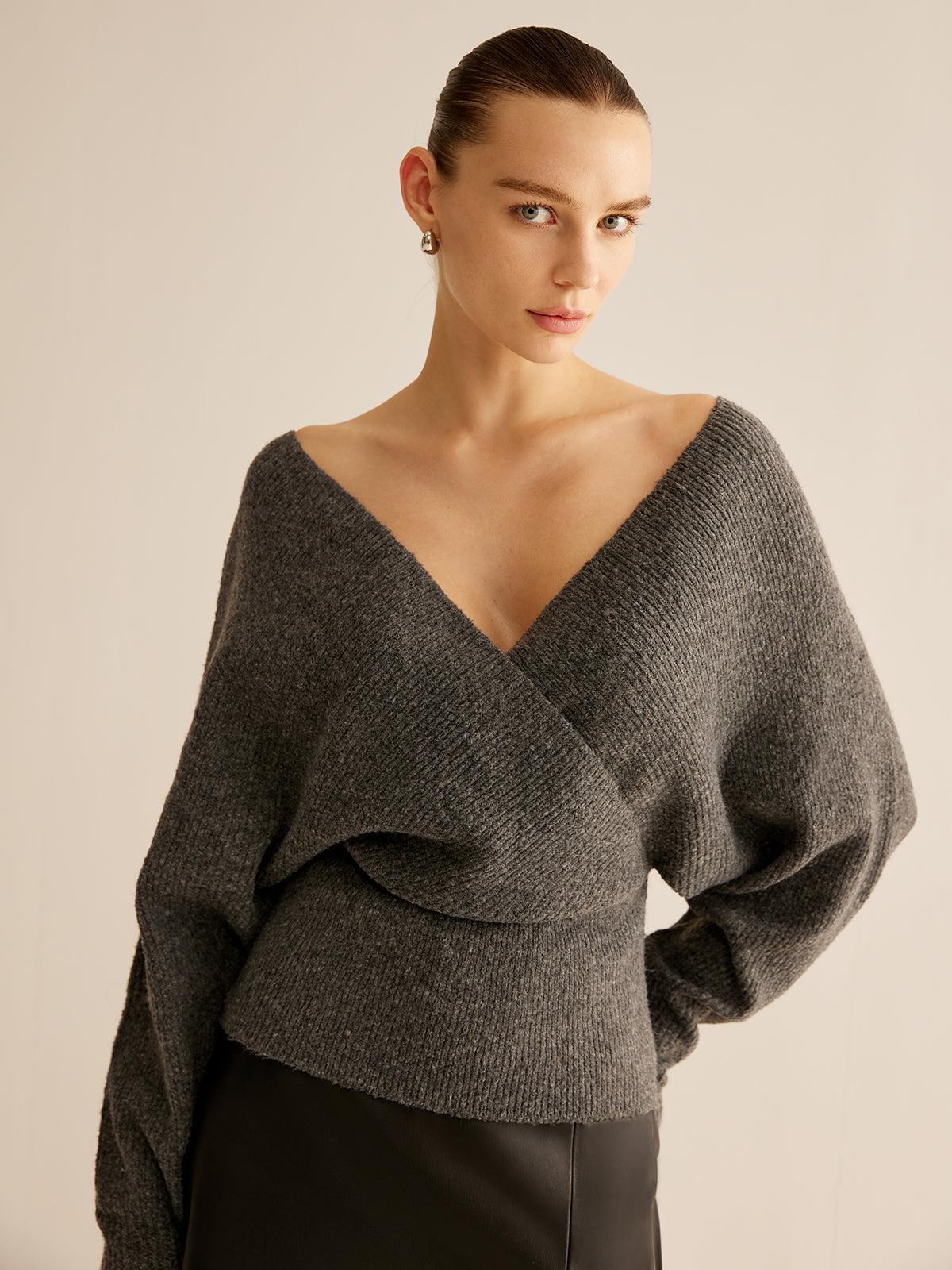 Gerippter Pullover mit überkreuzten Bündchen 