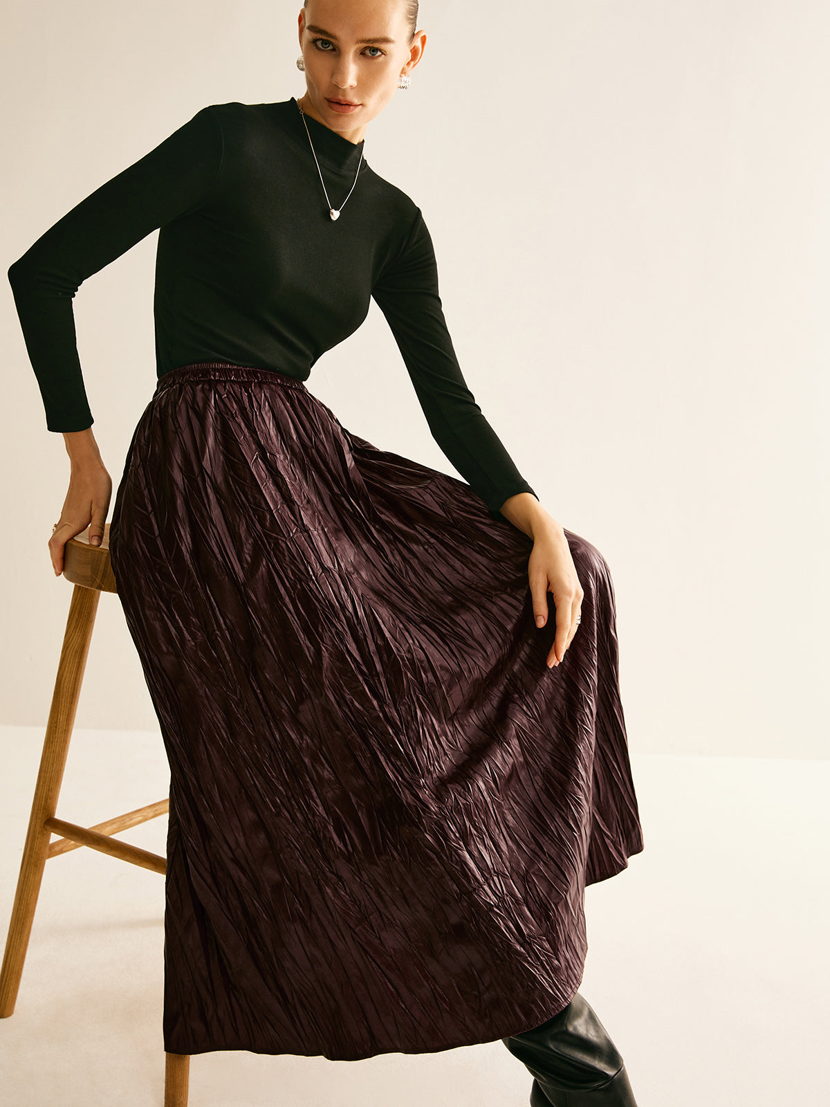 Rock aus Kunstleder mit elastischem Bund 