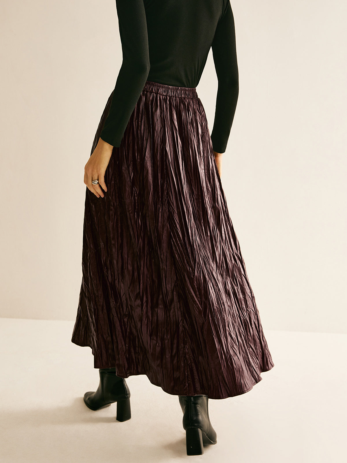 Rock aus Kunstleder mit elastischem Bund 