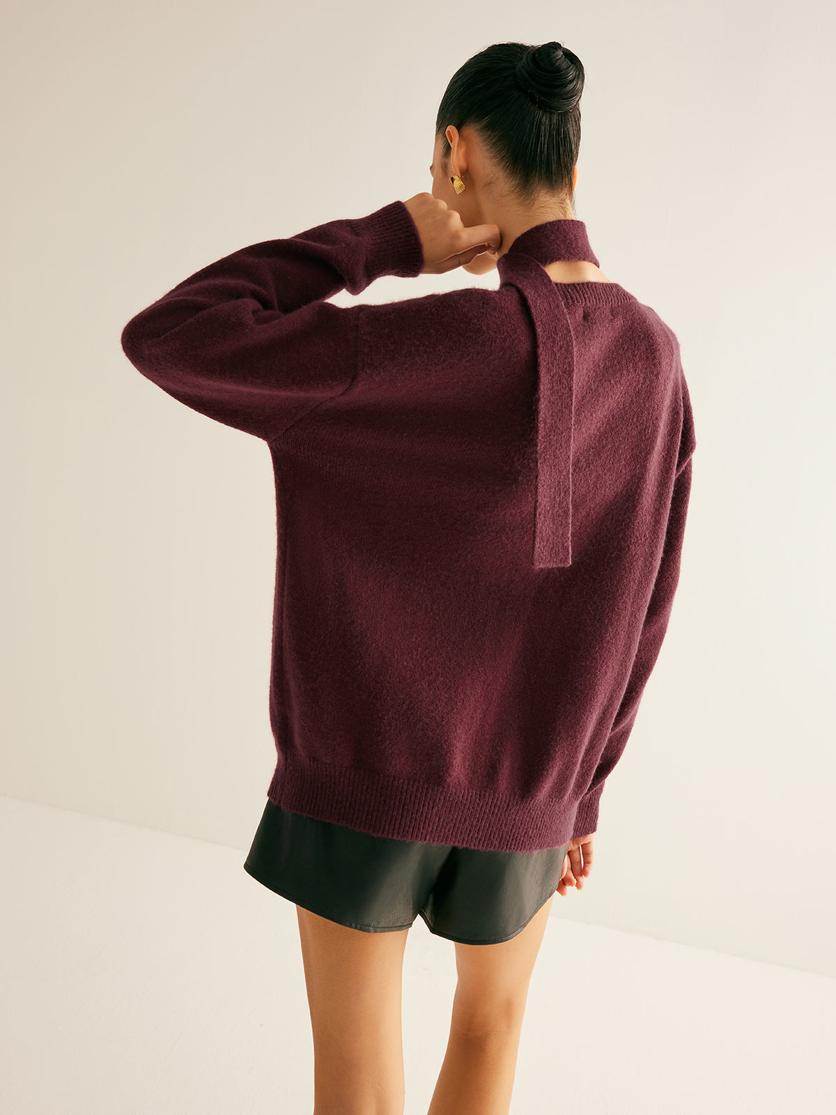 Strickoberteil mit V-Ausschnitt, Knöpfen und passendem Schal